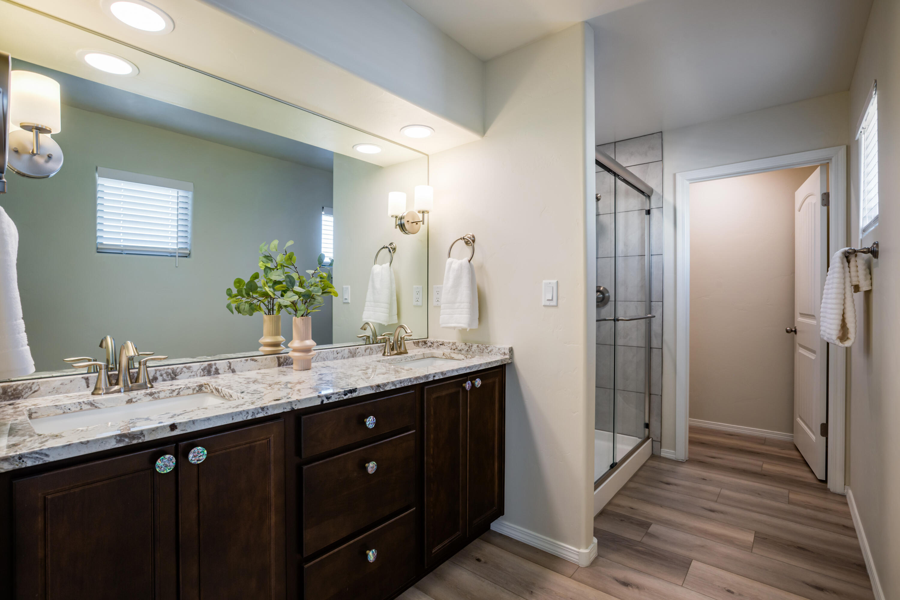 4381 Lauren Loop NE