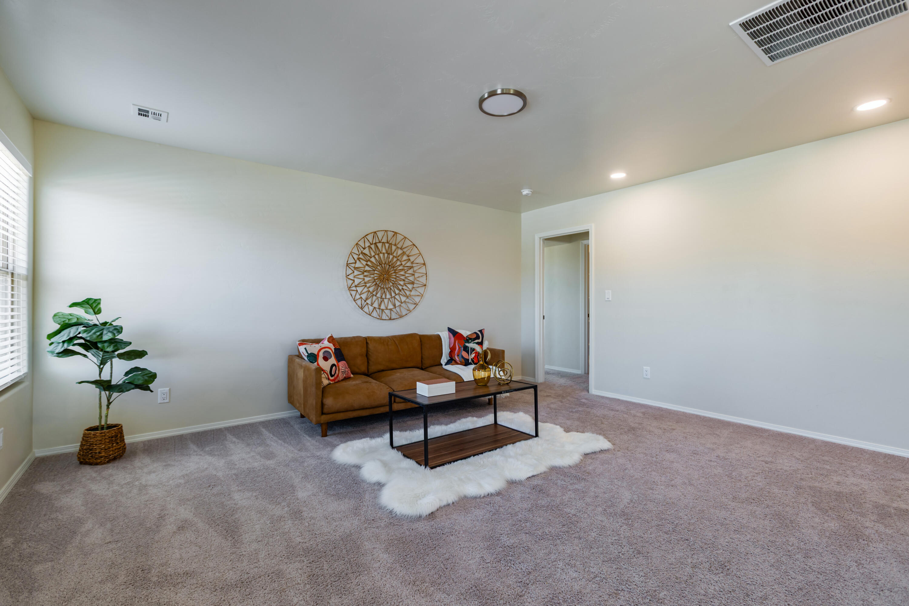 4381 Lauren Loop NE