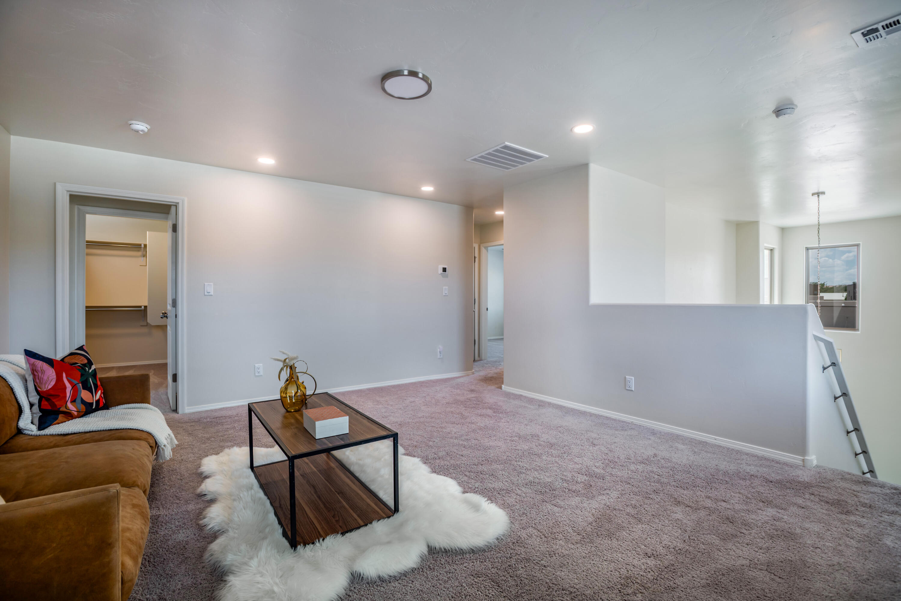 4381 Lauren Loop NE