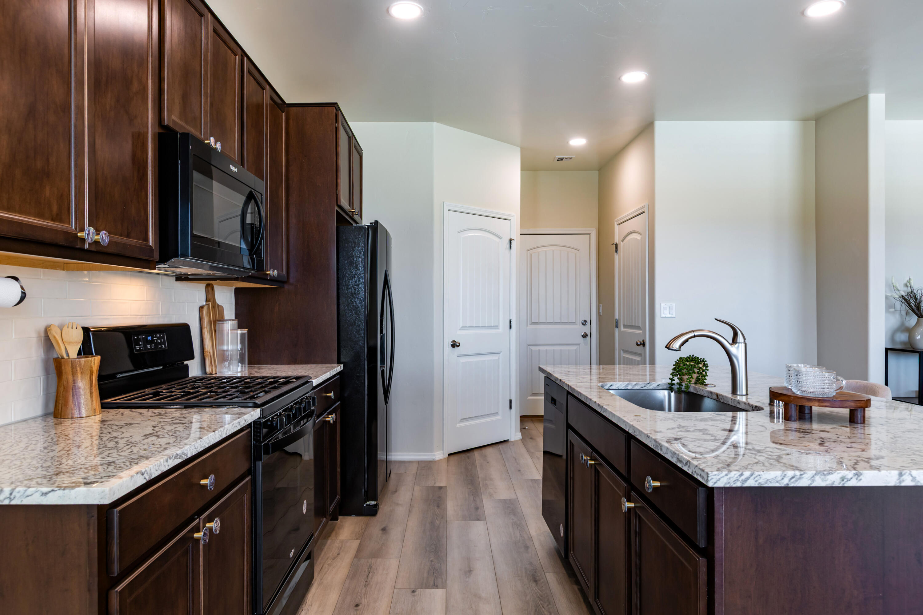 4381 Lauren Loop NE