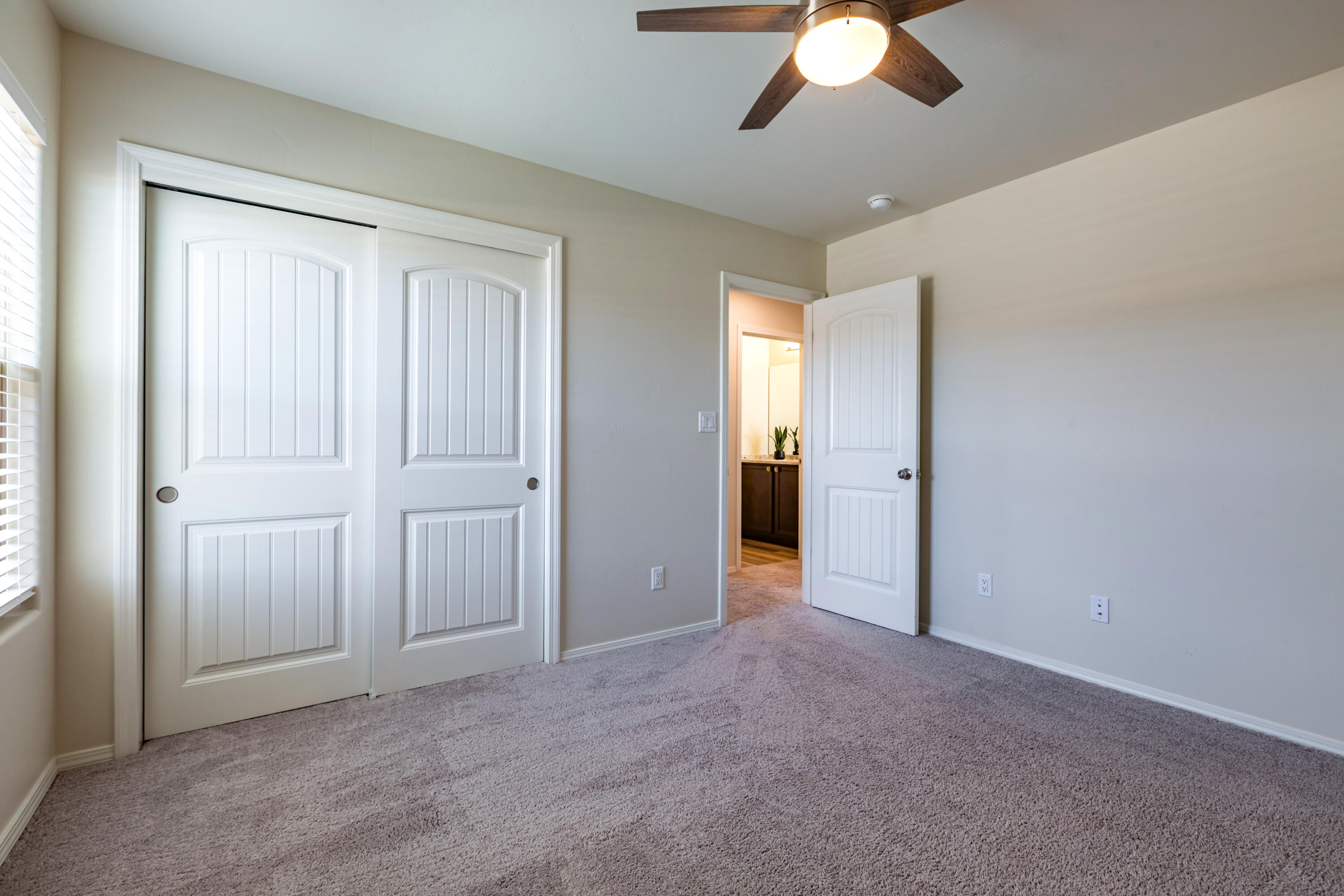 4381 Lauren Loop NE