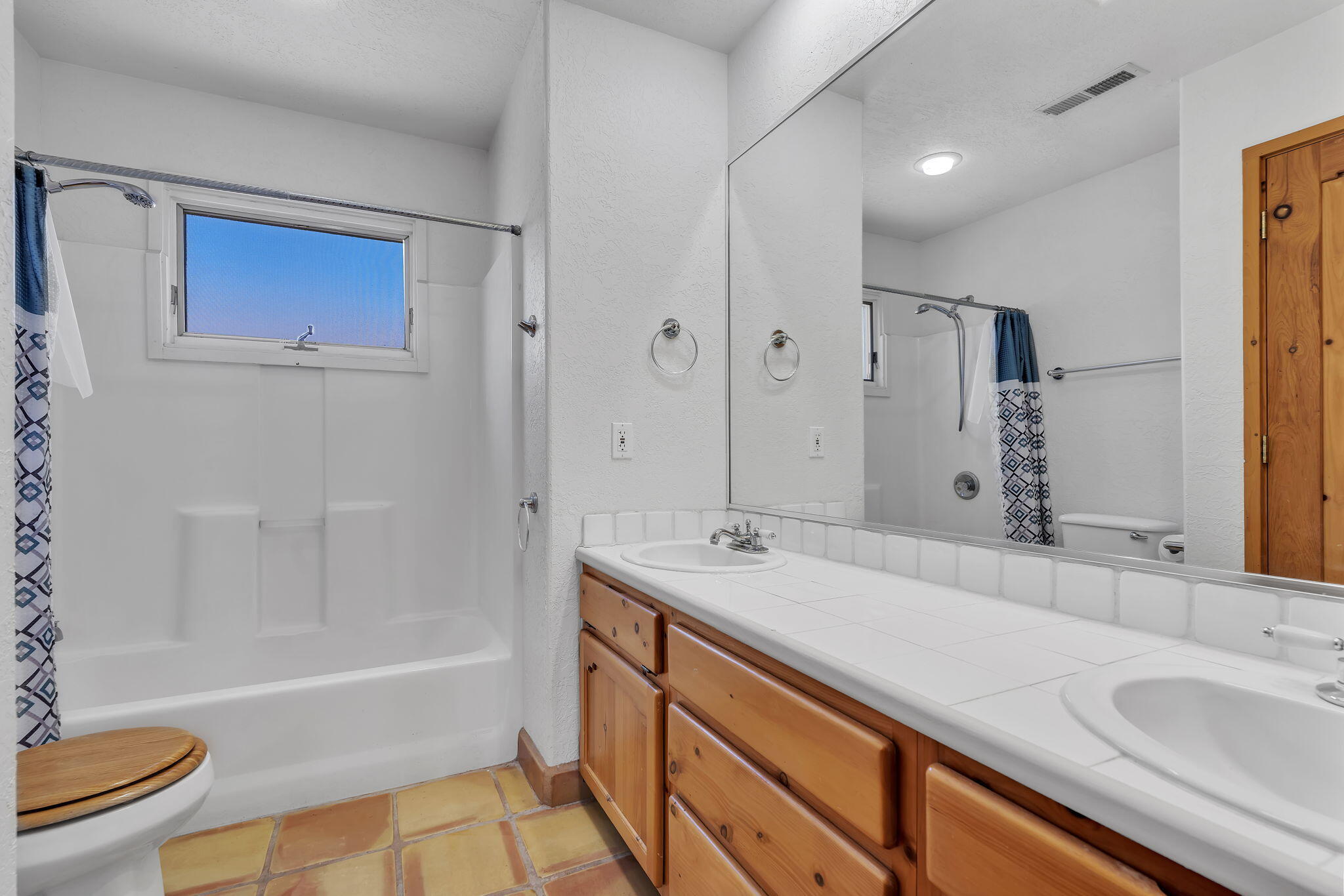 1201 Chihuahua Road NE