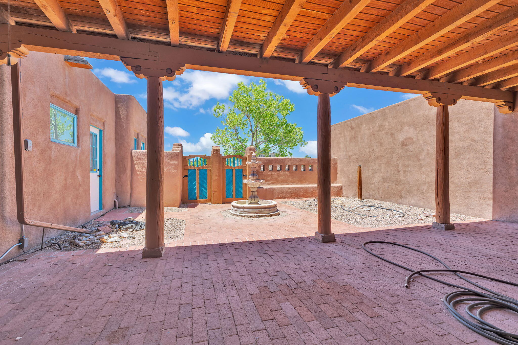 1201 Chihuahua Road NE
