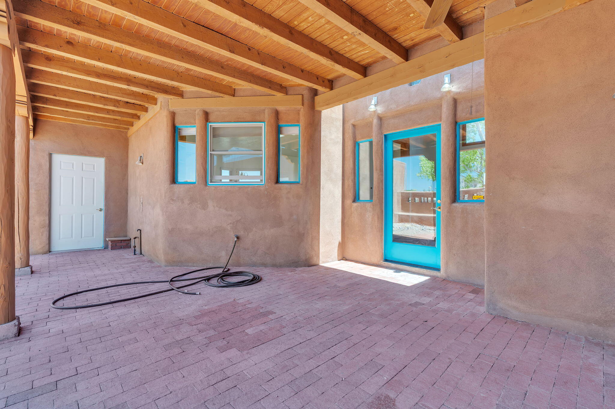 1201 Chihuahua Road NE