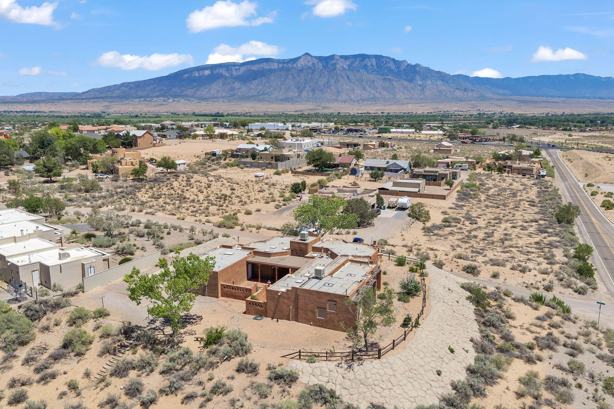 1201 Chihuahua Road NE