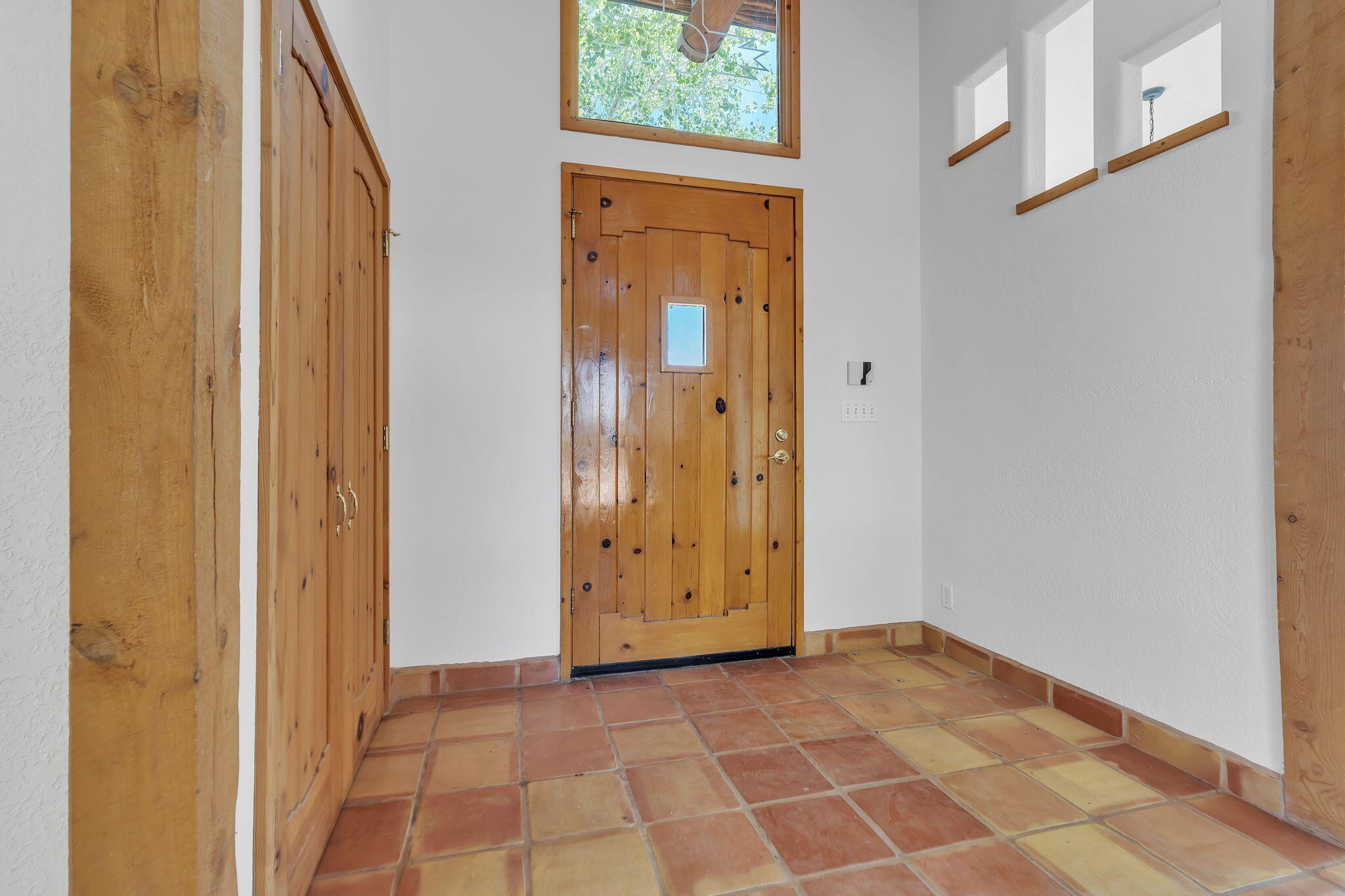 1201 Chihuahua Road NE