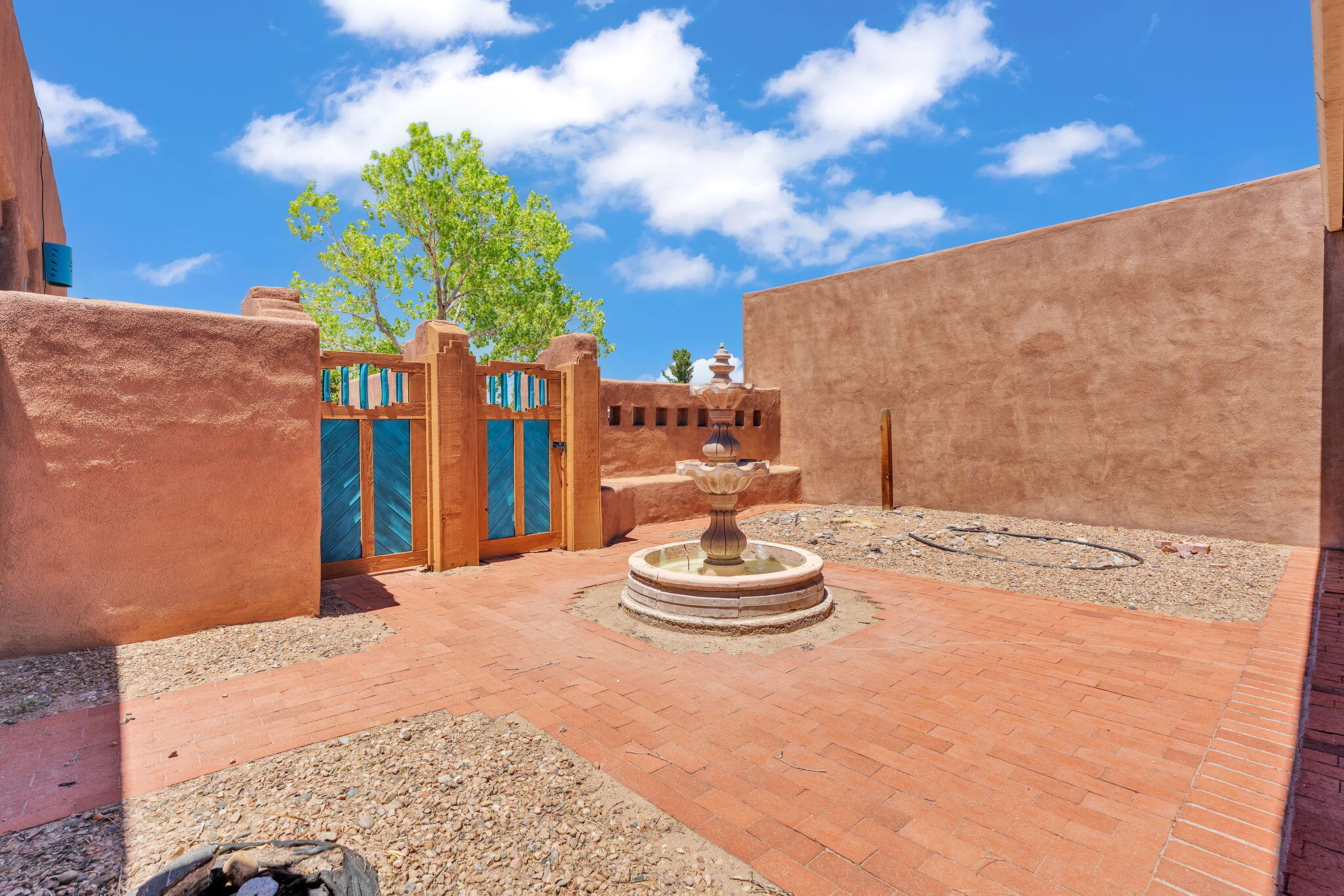 1201 Chihuahua Road NE