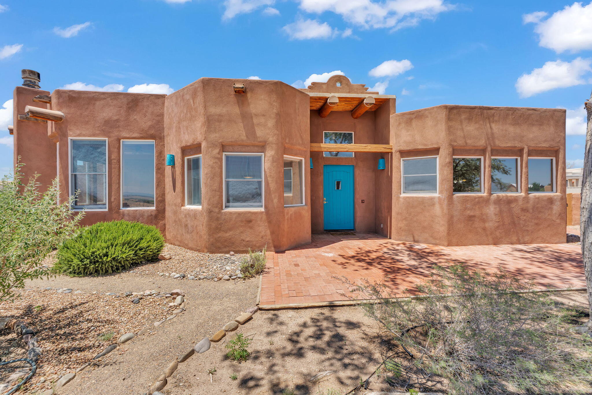 1201 Chihuahua Road NE