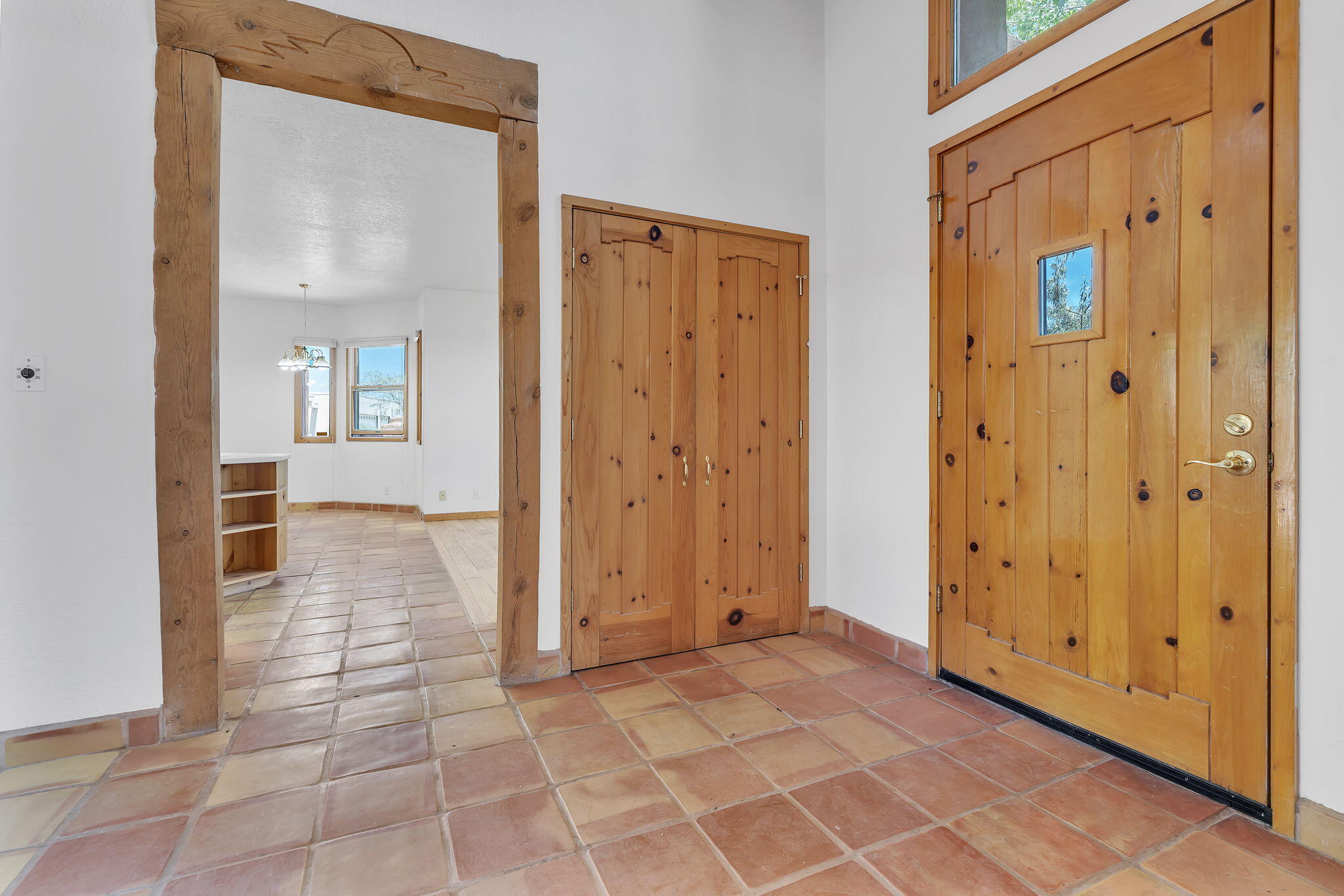 1201 Chihuahua Road NE