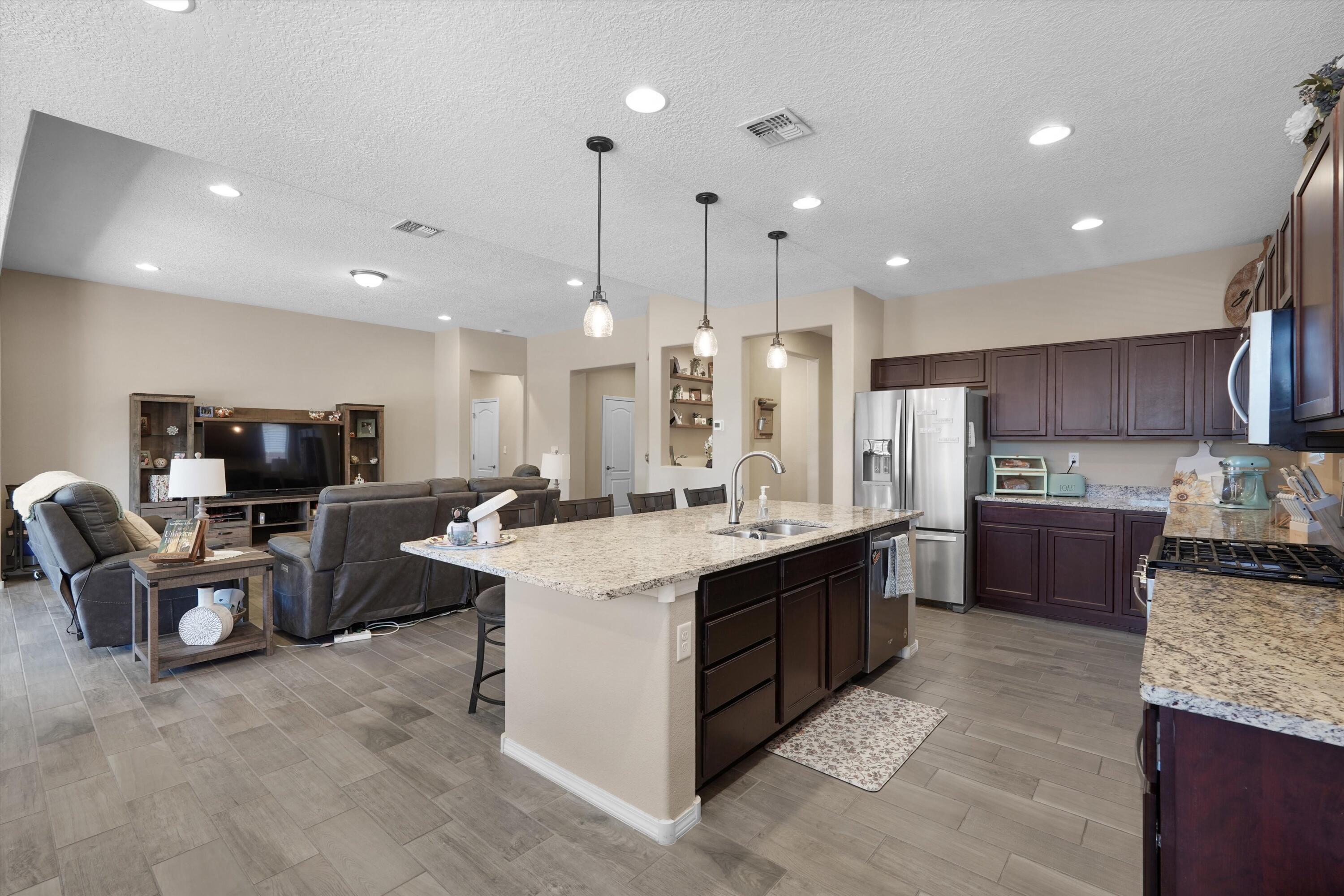 3123 Walsh Loop SE
