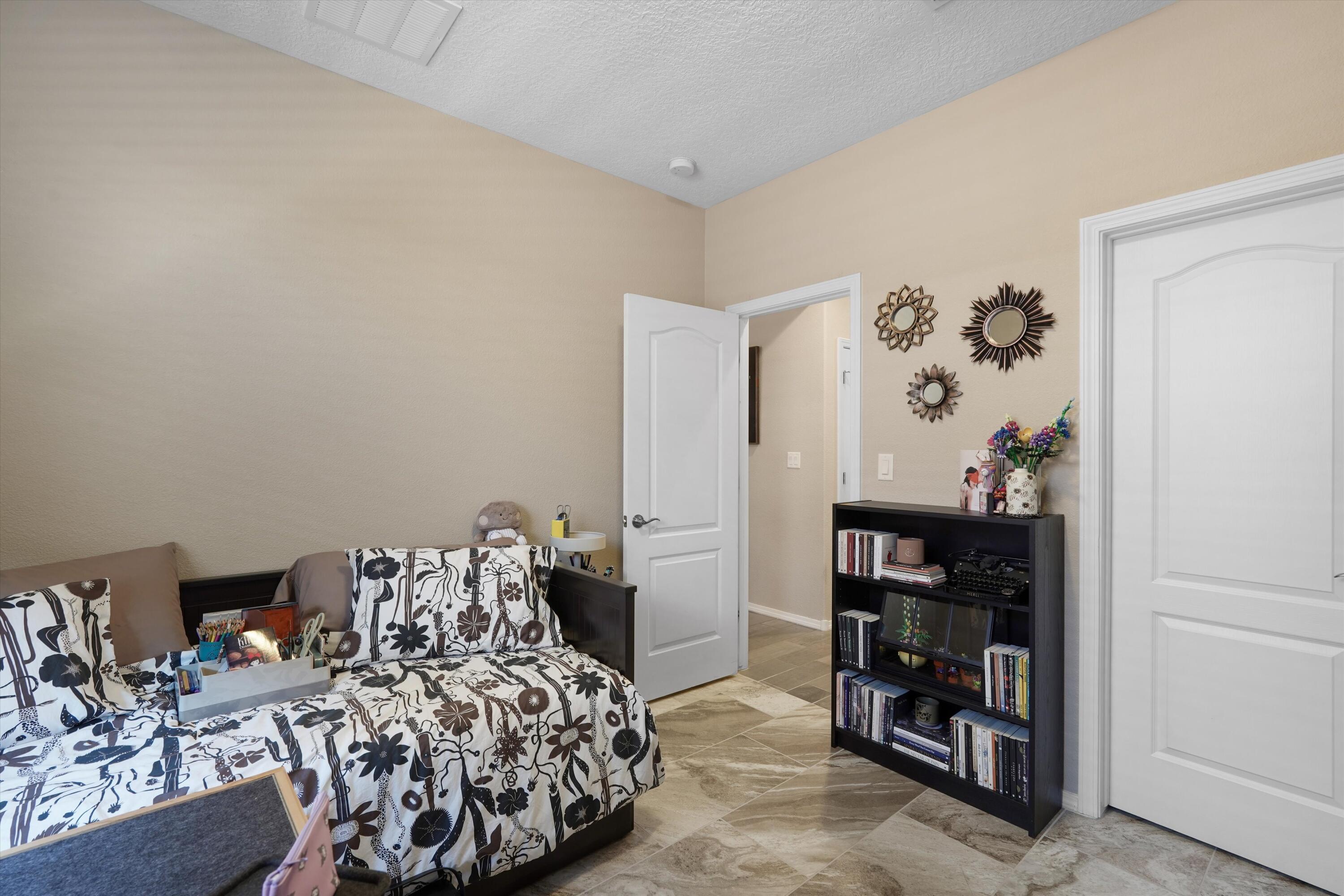 3123 Walsh Loop SE