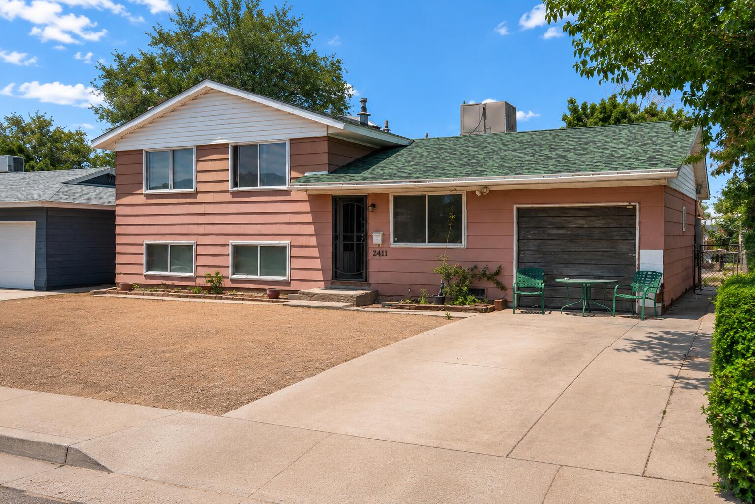 2827 Dorothy Street NE