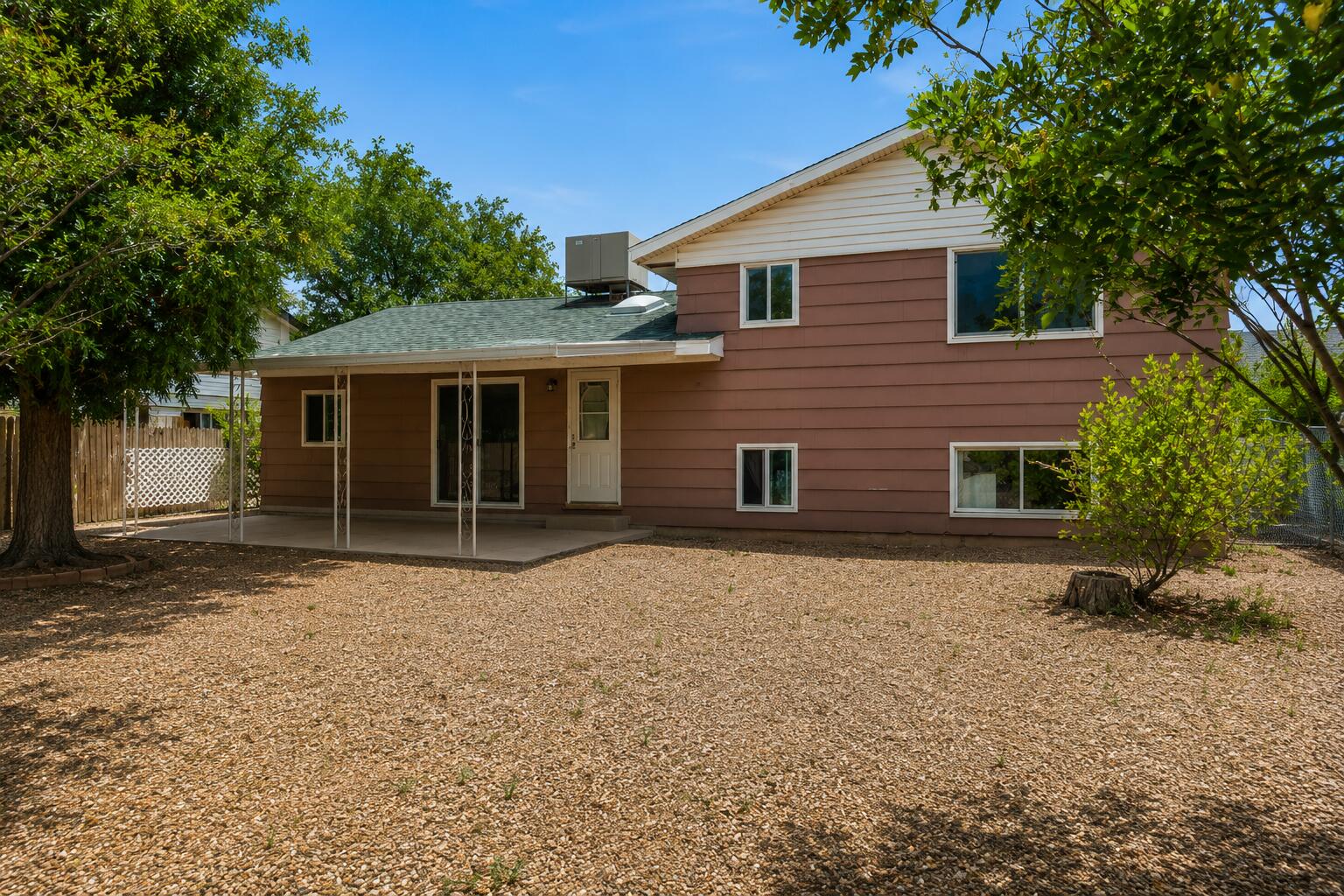 2827 Dorothy Street NE