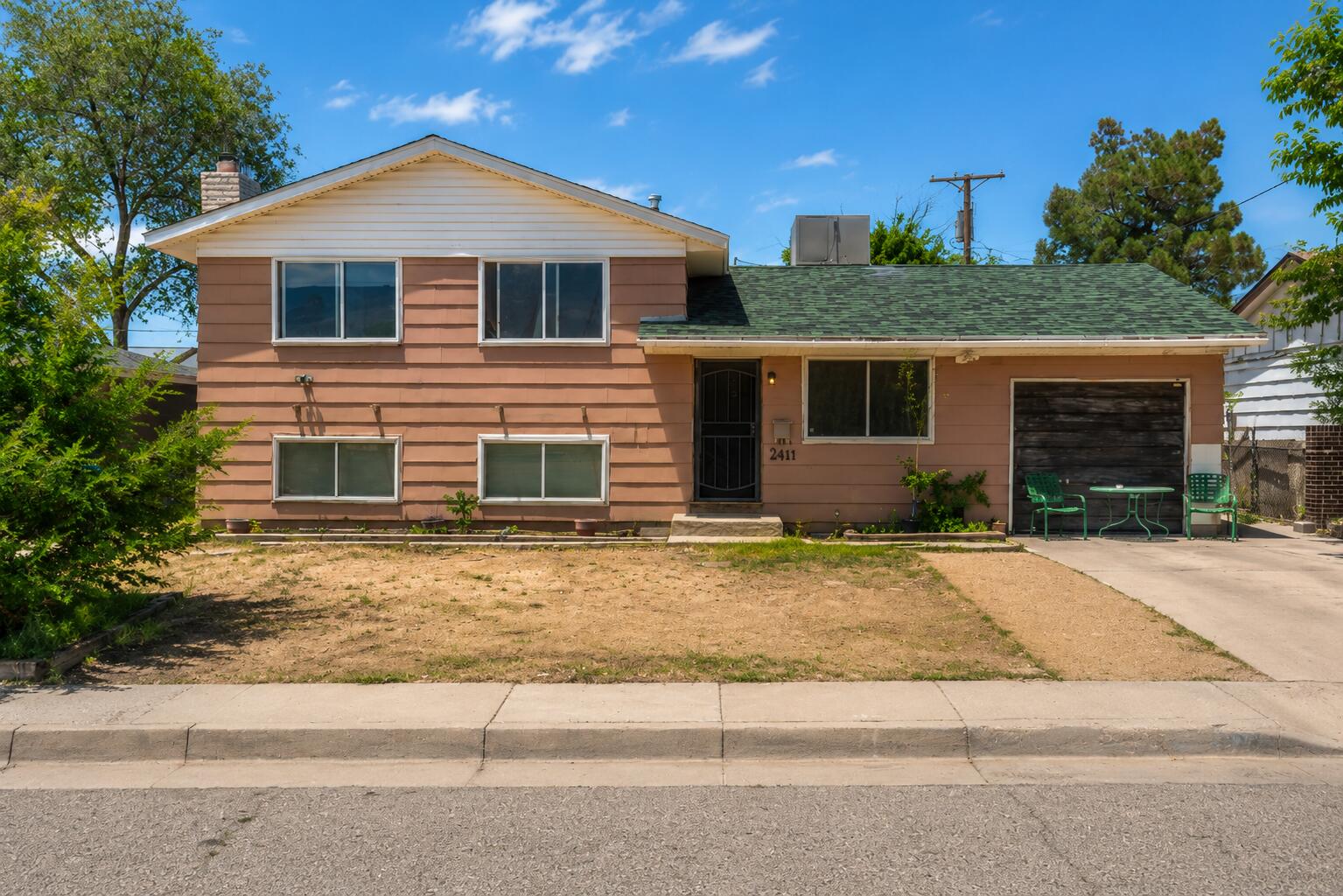 2827 Dorothy Street NE