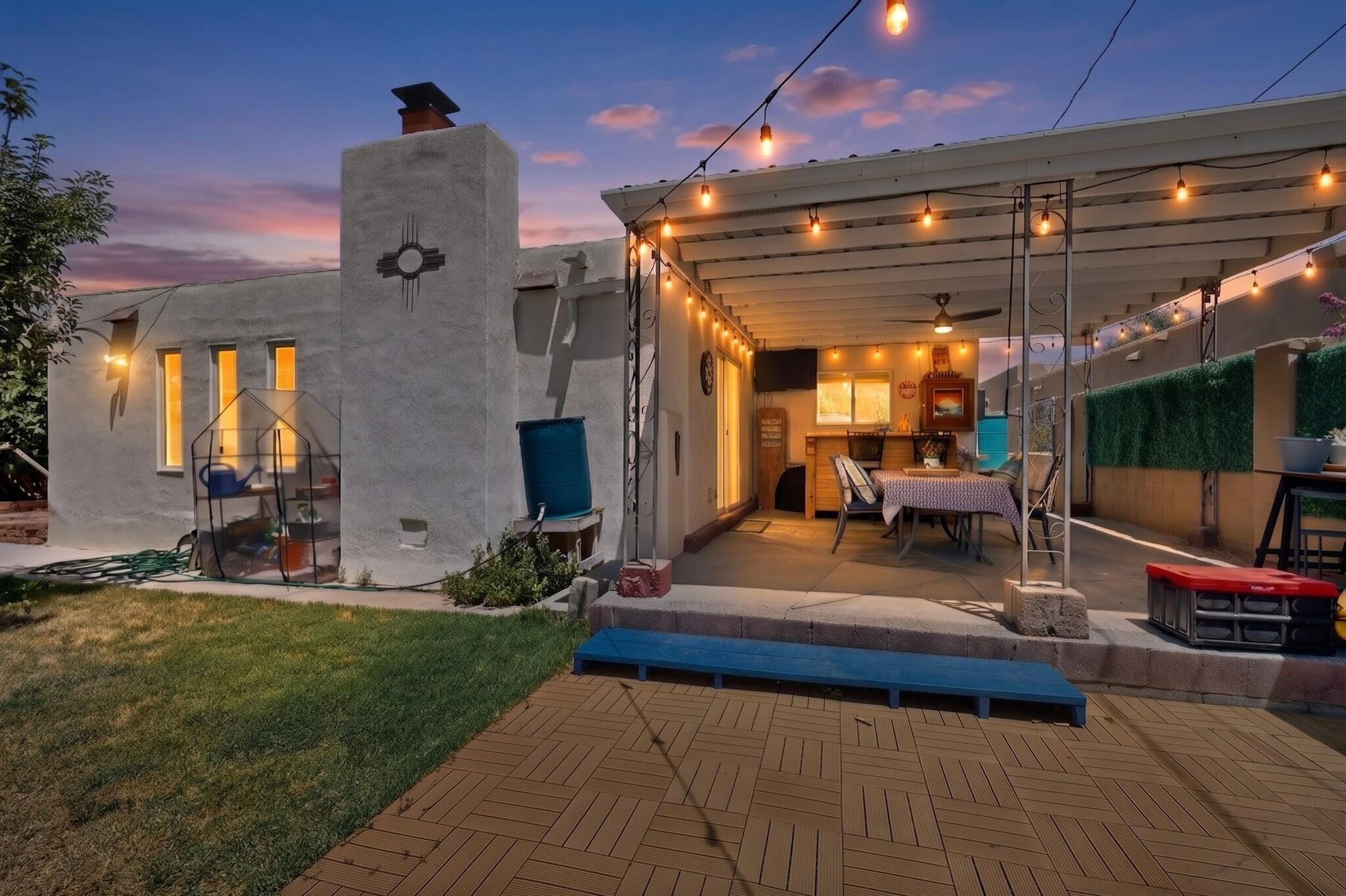 3405 Cardenas Drive NE
