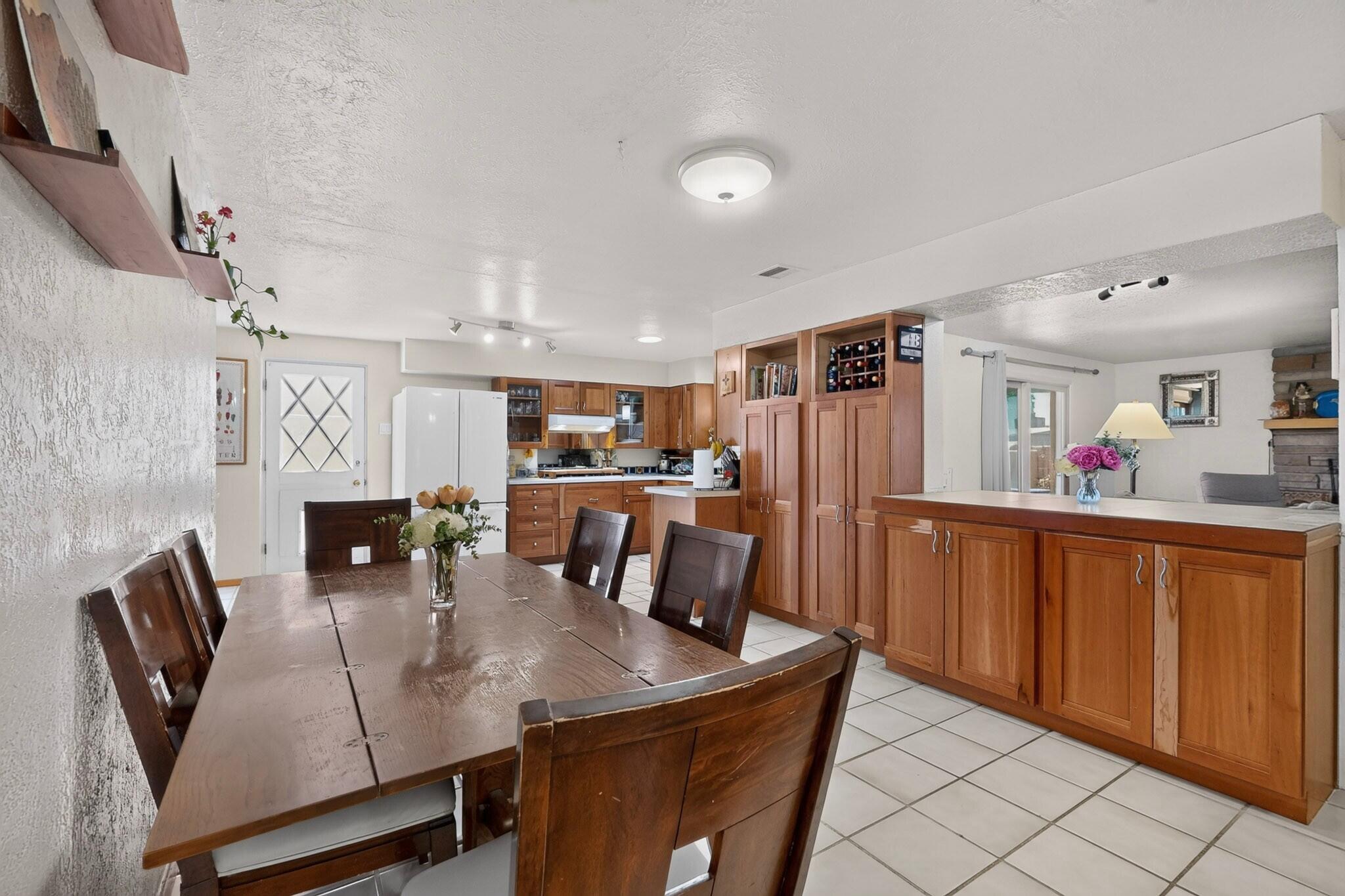 3405 Cardenas Drive NE