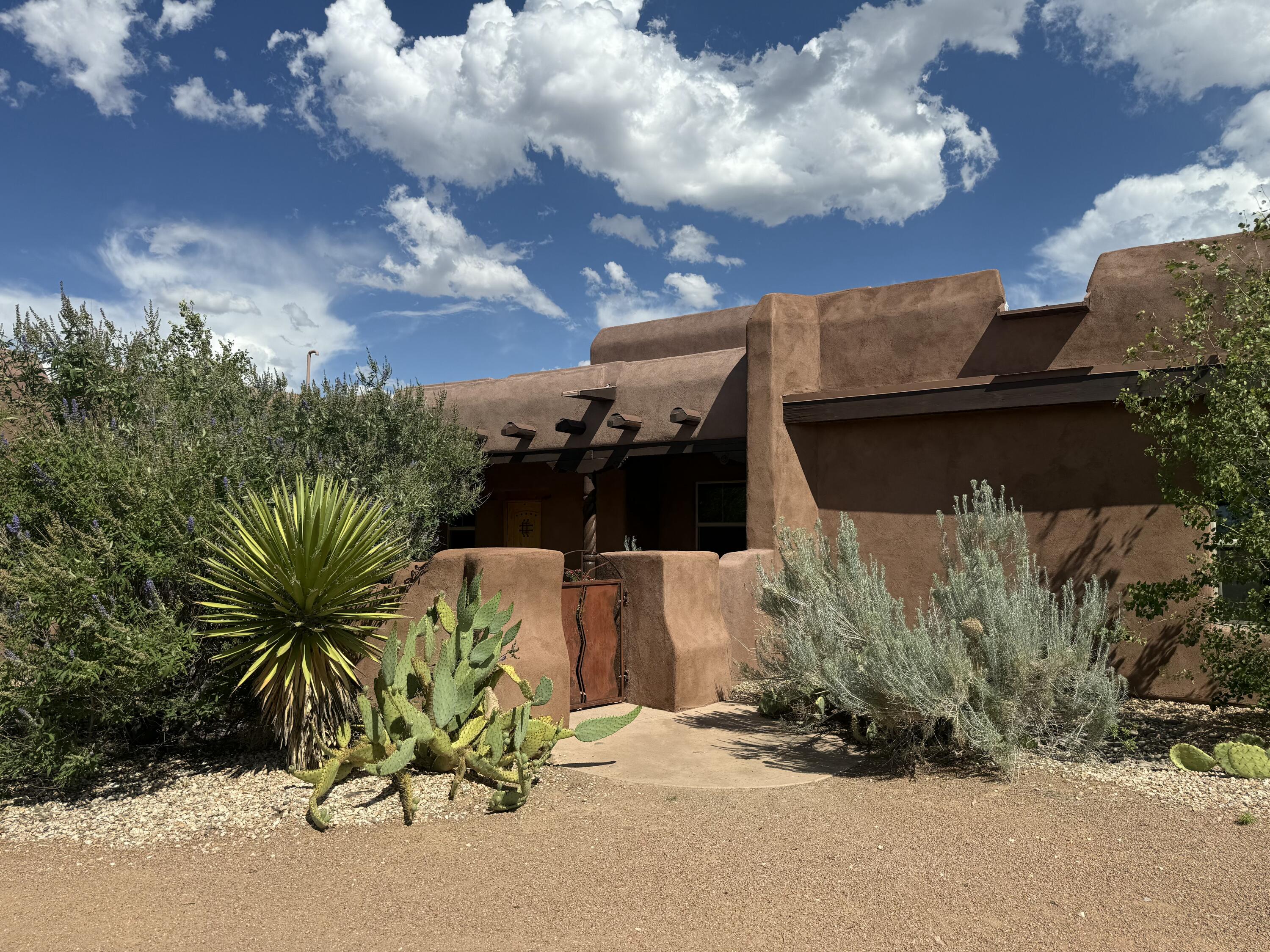 54 Petroglyph Trail