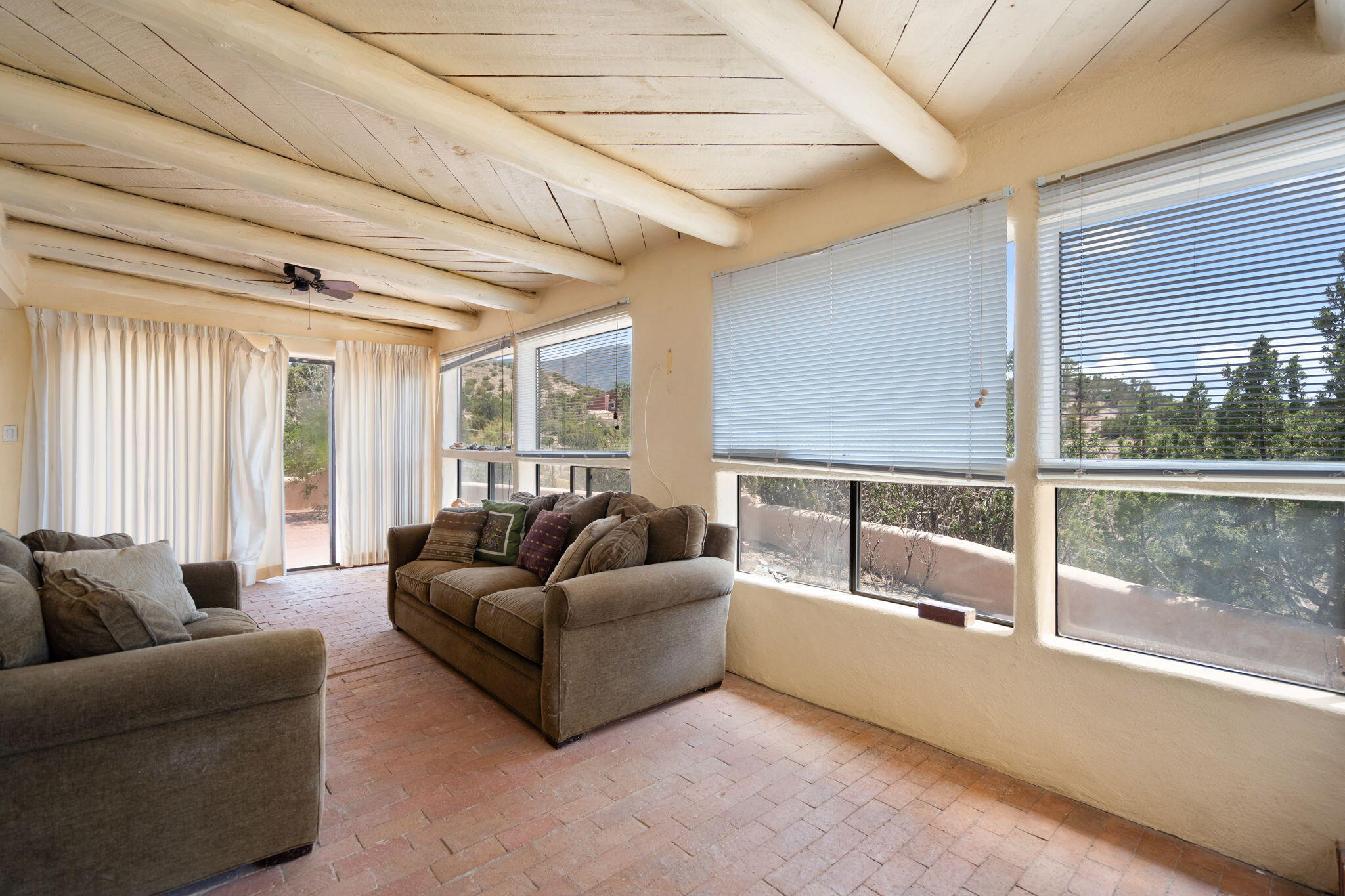 16 Chaparral Road