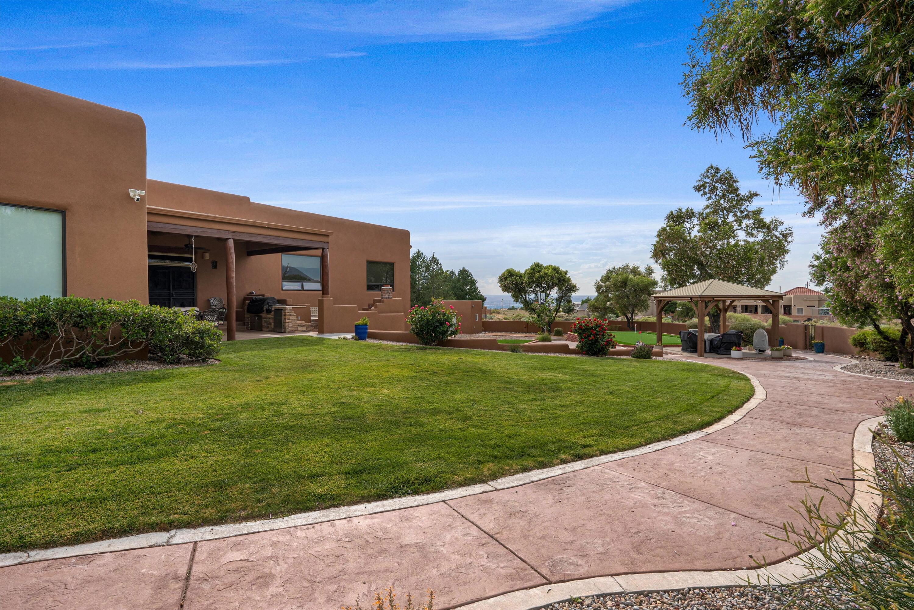 10709 San Francisco Road NE