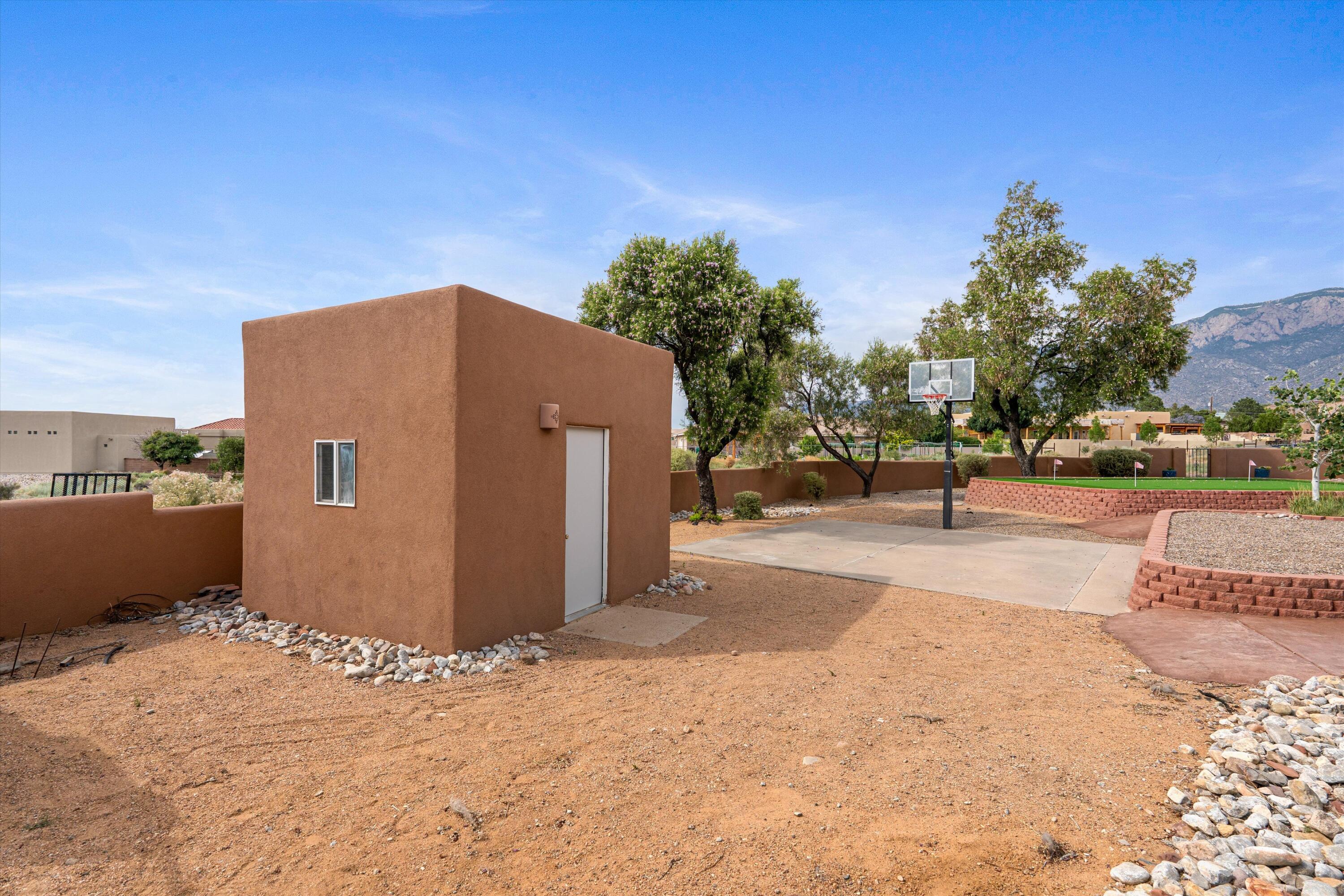 10709 San Francisco Road NE
