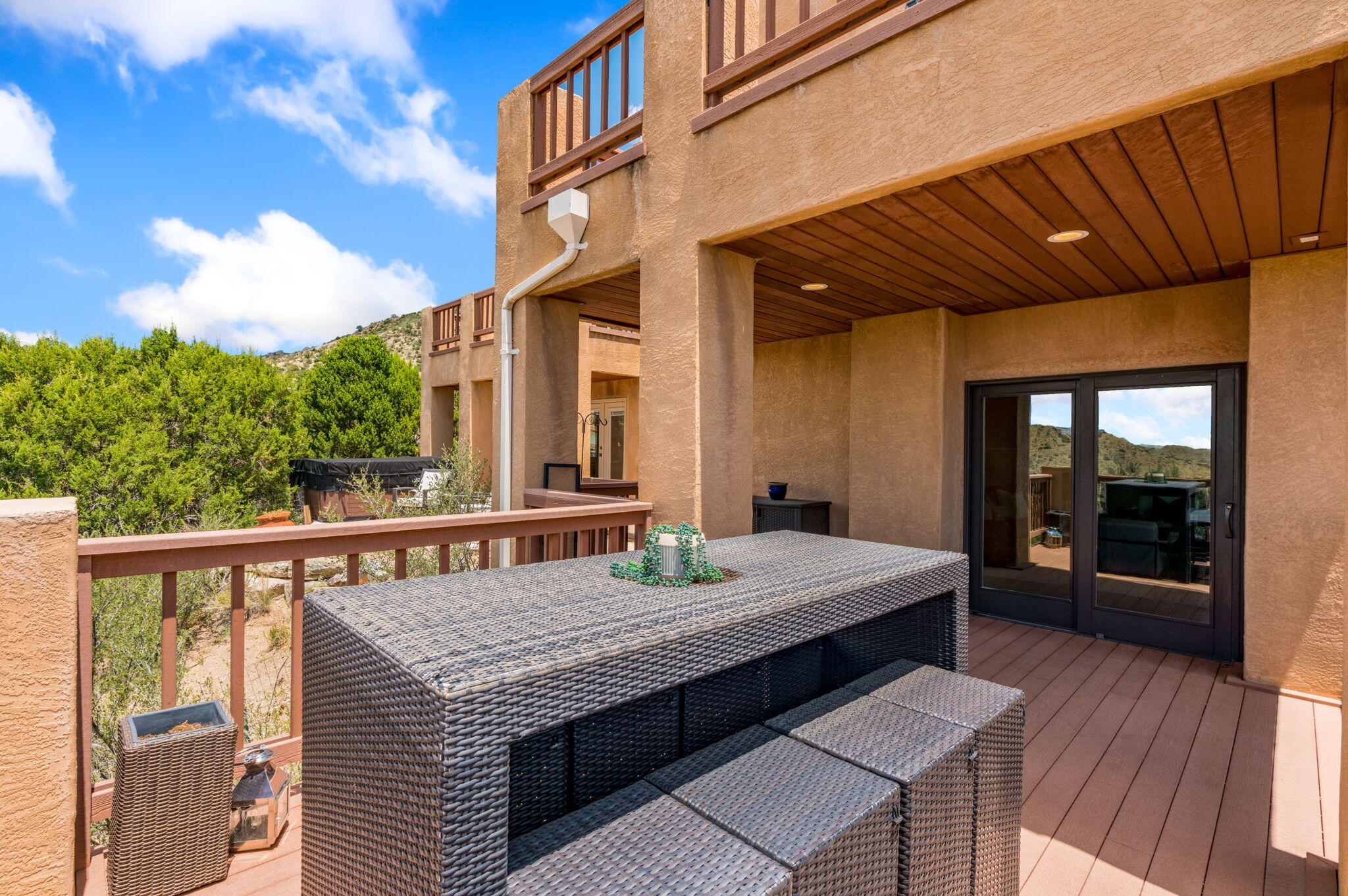 18 Tierra Monte Drive NE