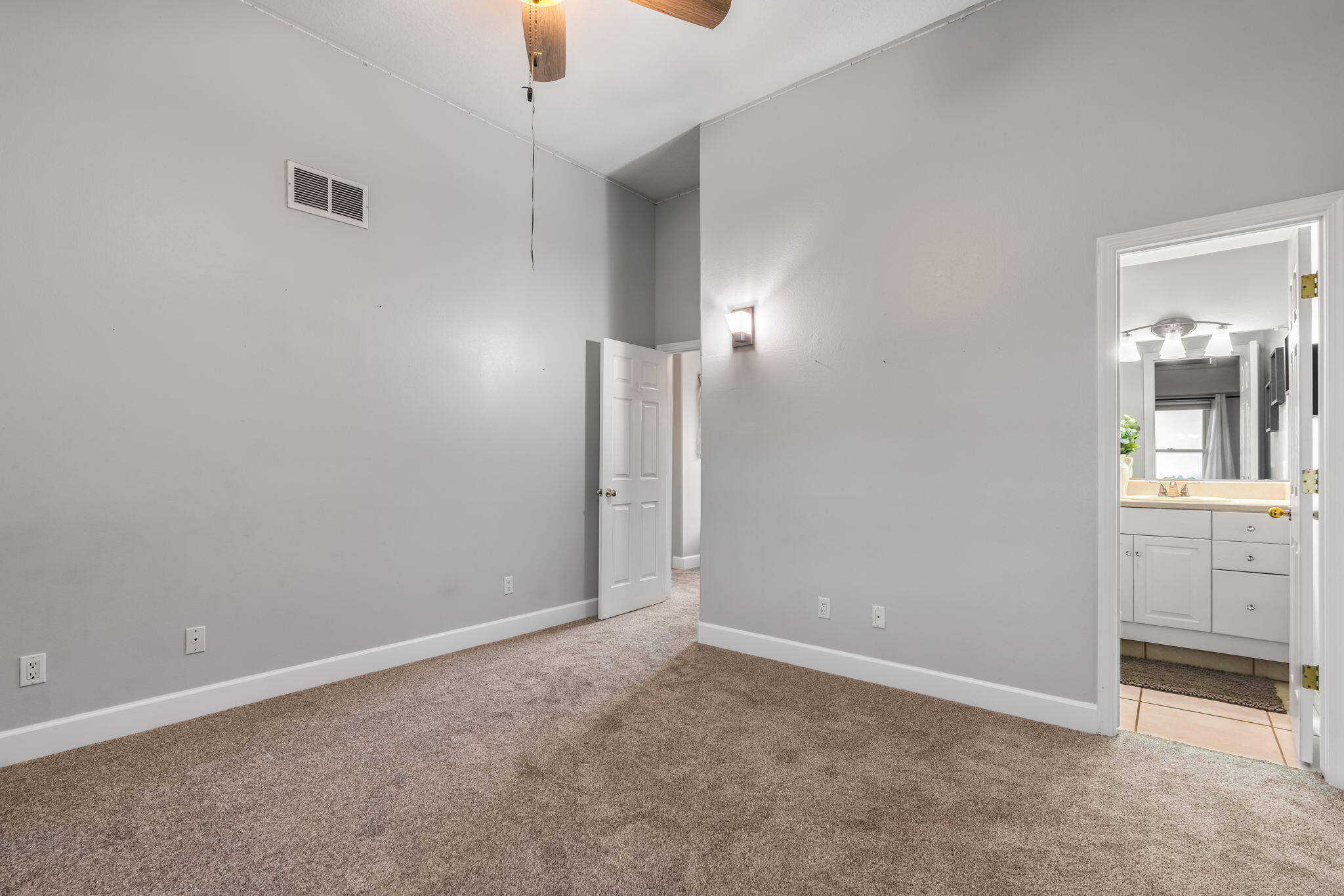 18 Tierra Monte Drive NE