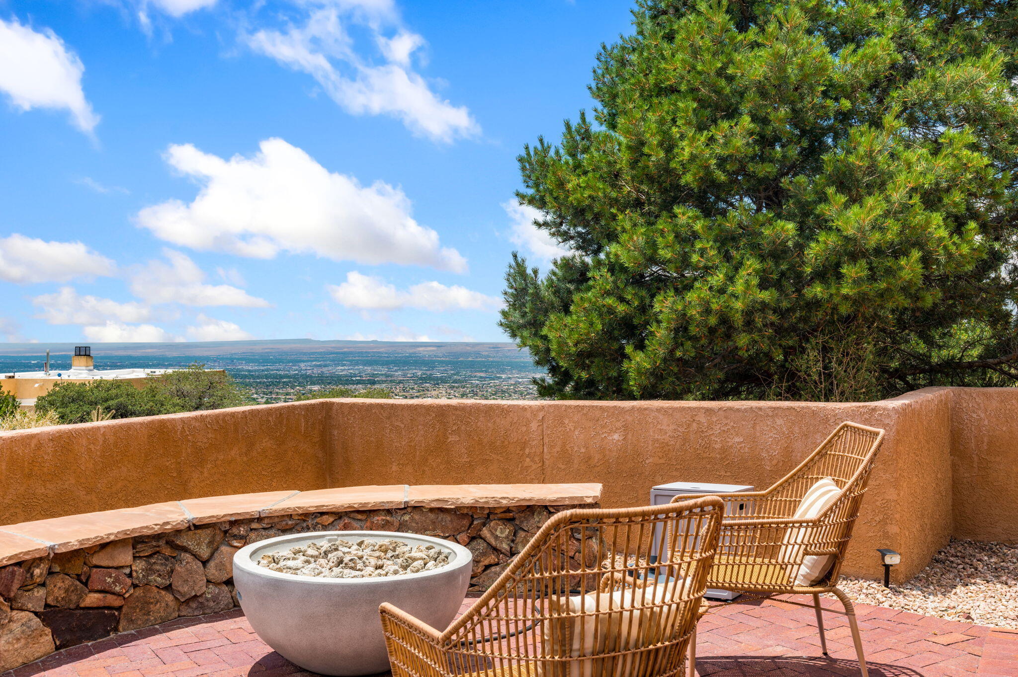18 Tierra Monte Drive NE