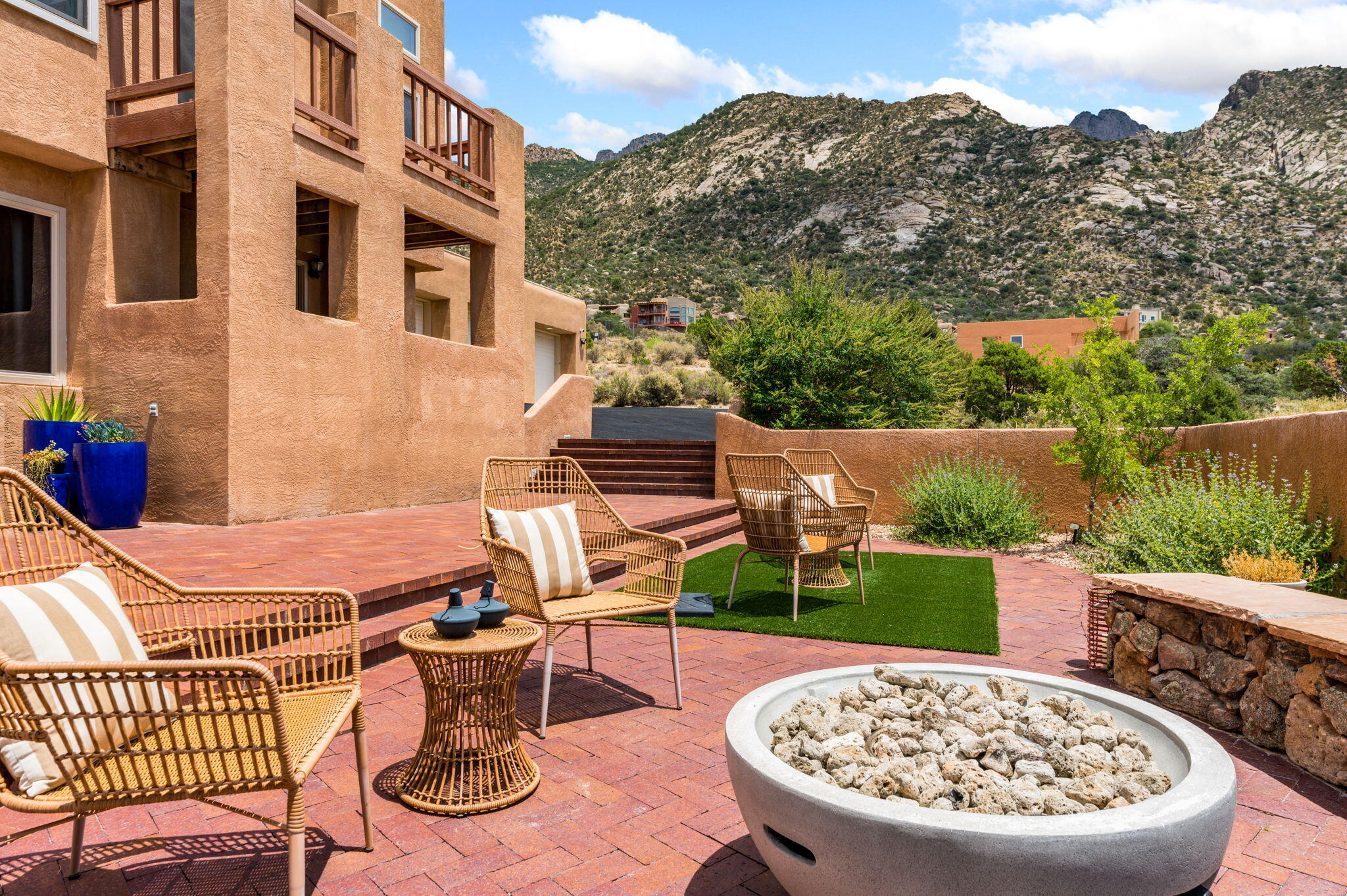 18 Tierra Monte Drive NE