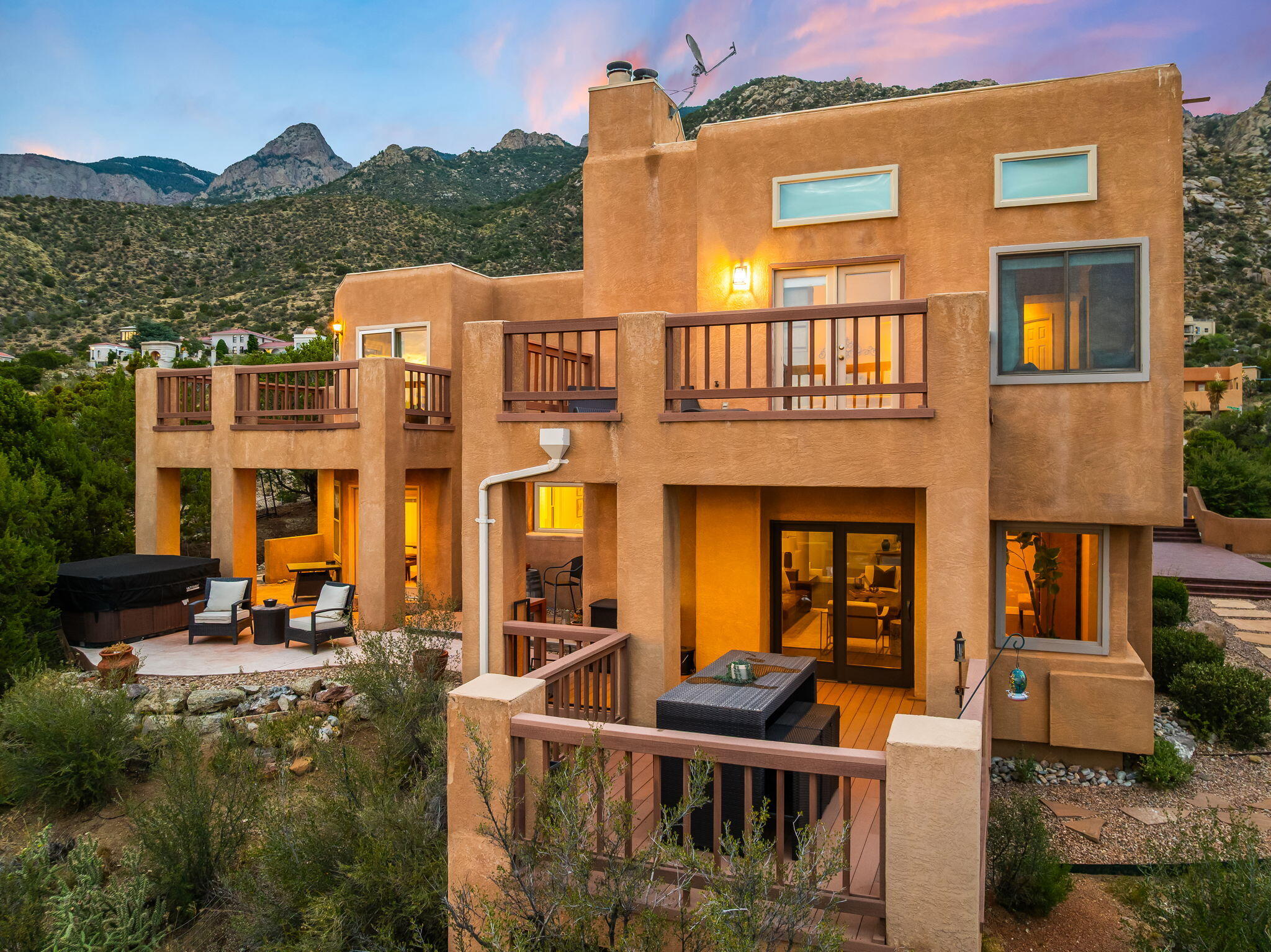 18 Tierra Monte Drive NE