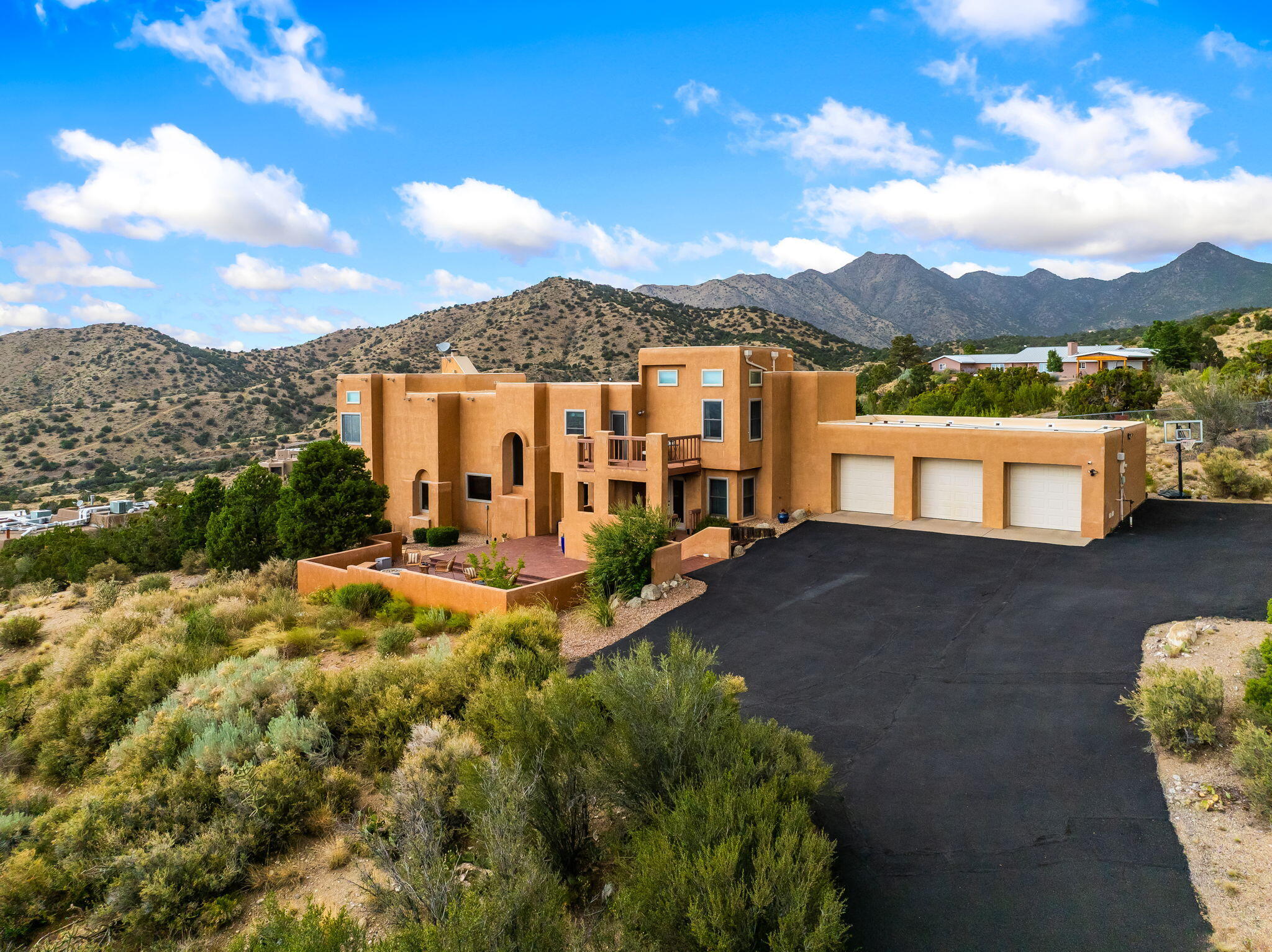 18 Tierra Monte Drive NE