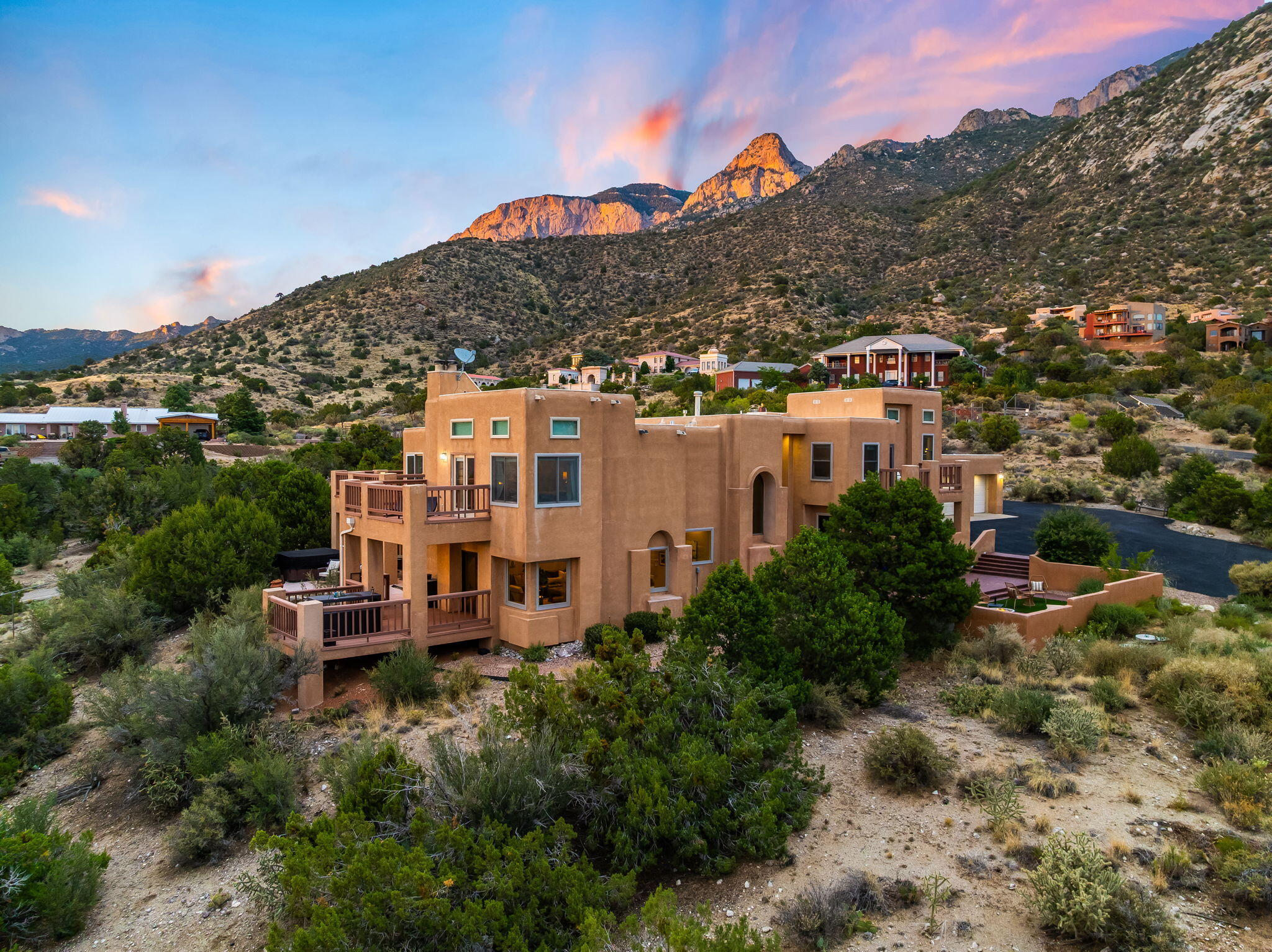 18 Tierra Monte Drive NE