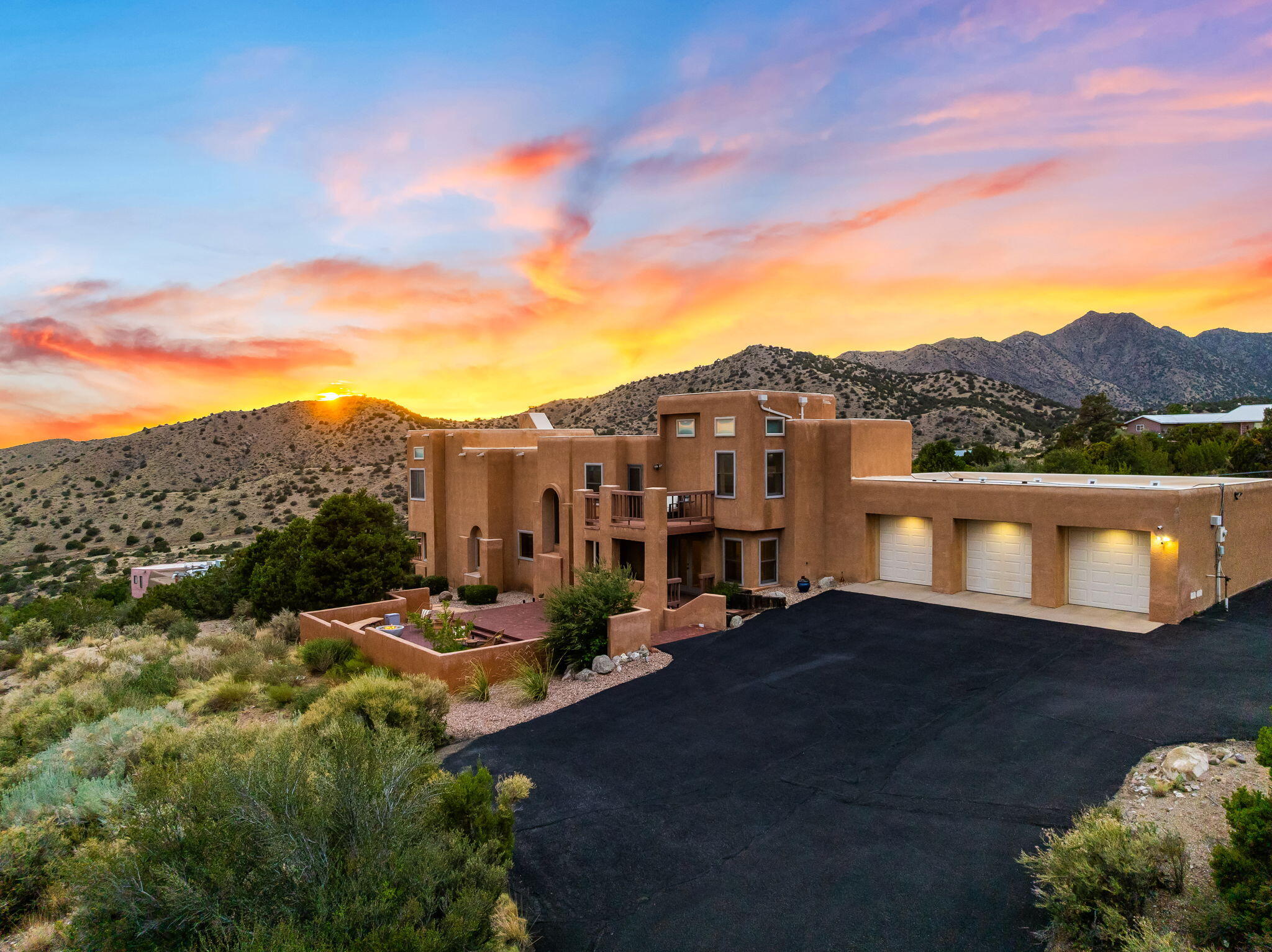 18 Tierra Monte Drive NE