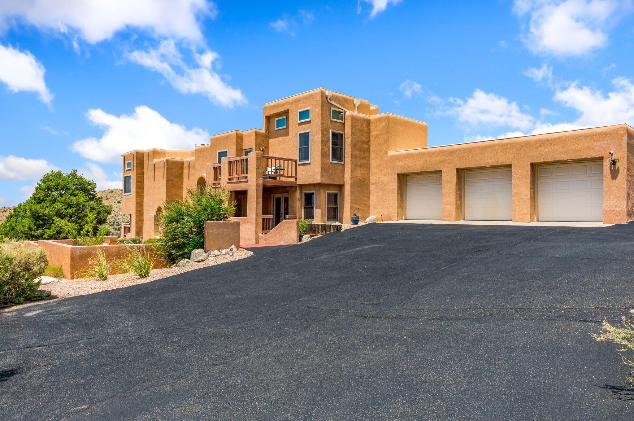 18 Tierra Monte Drive NE
