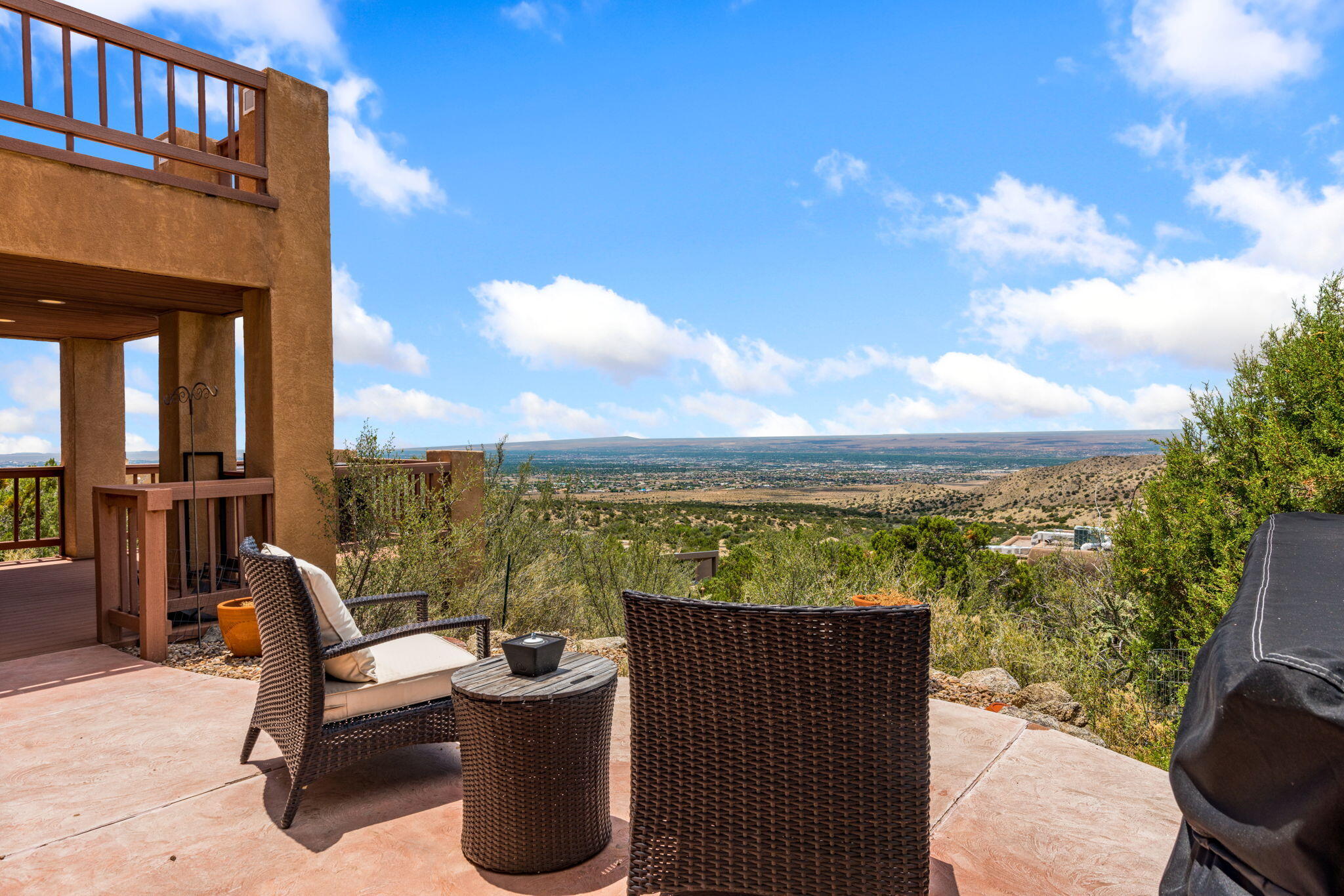 18 Tierra Monte Drive NE