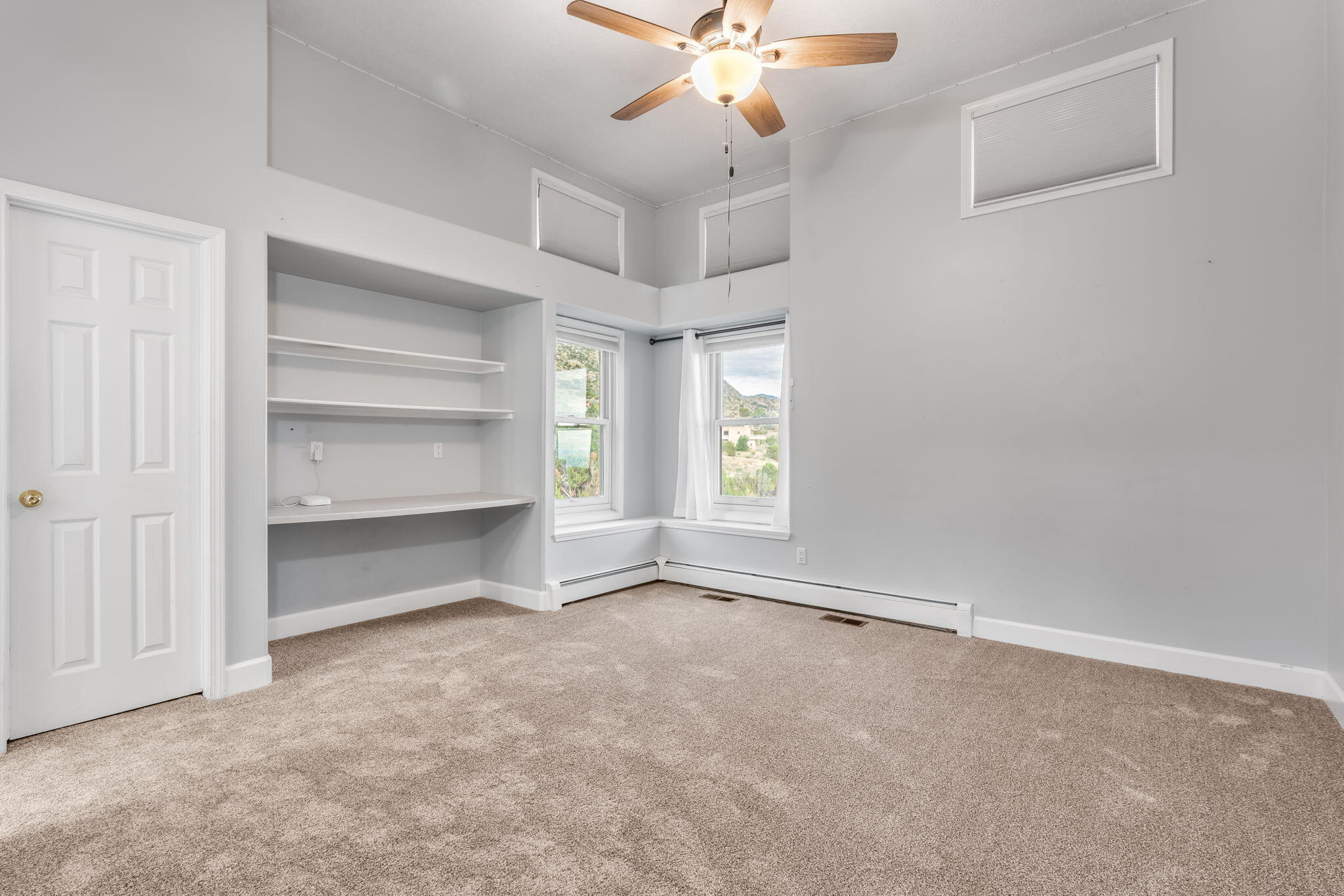 18 Tierra Monte Drive NE