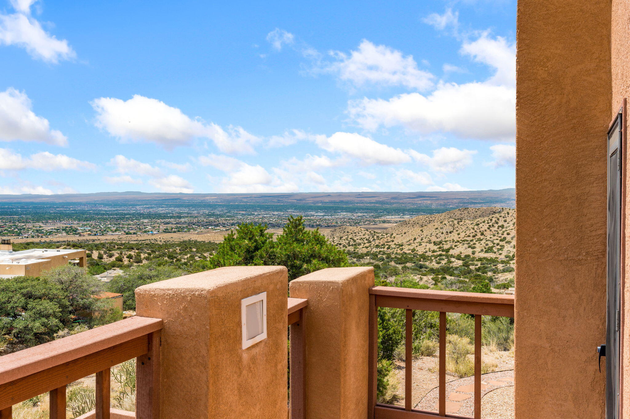 18 Tierra Monte Drive NE