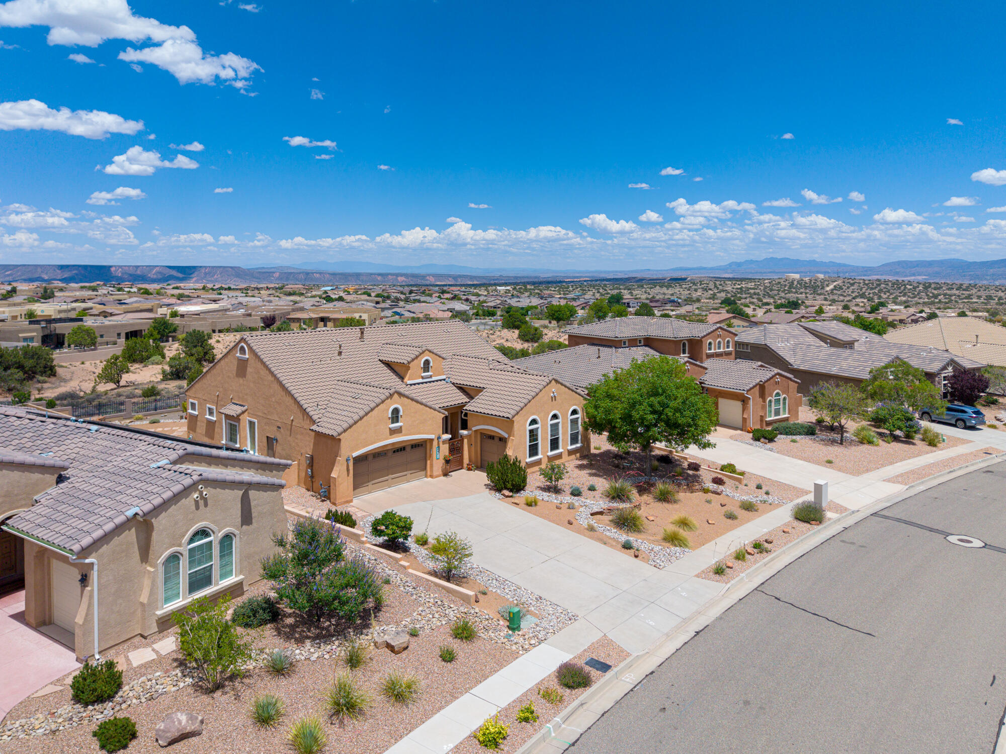 2401 Desert View Road NE