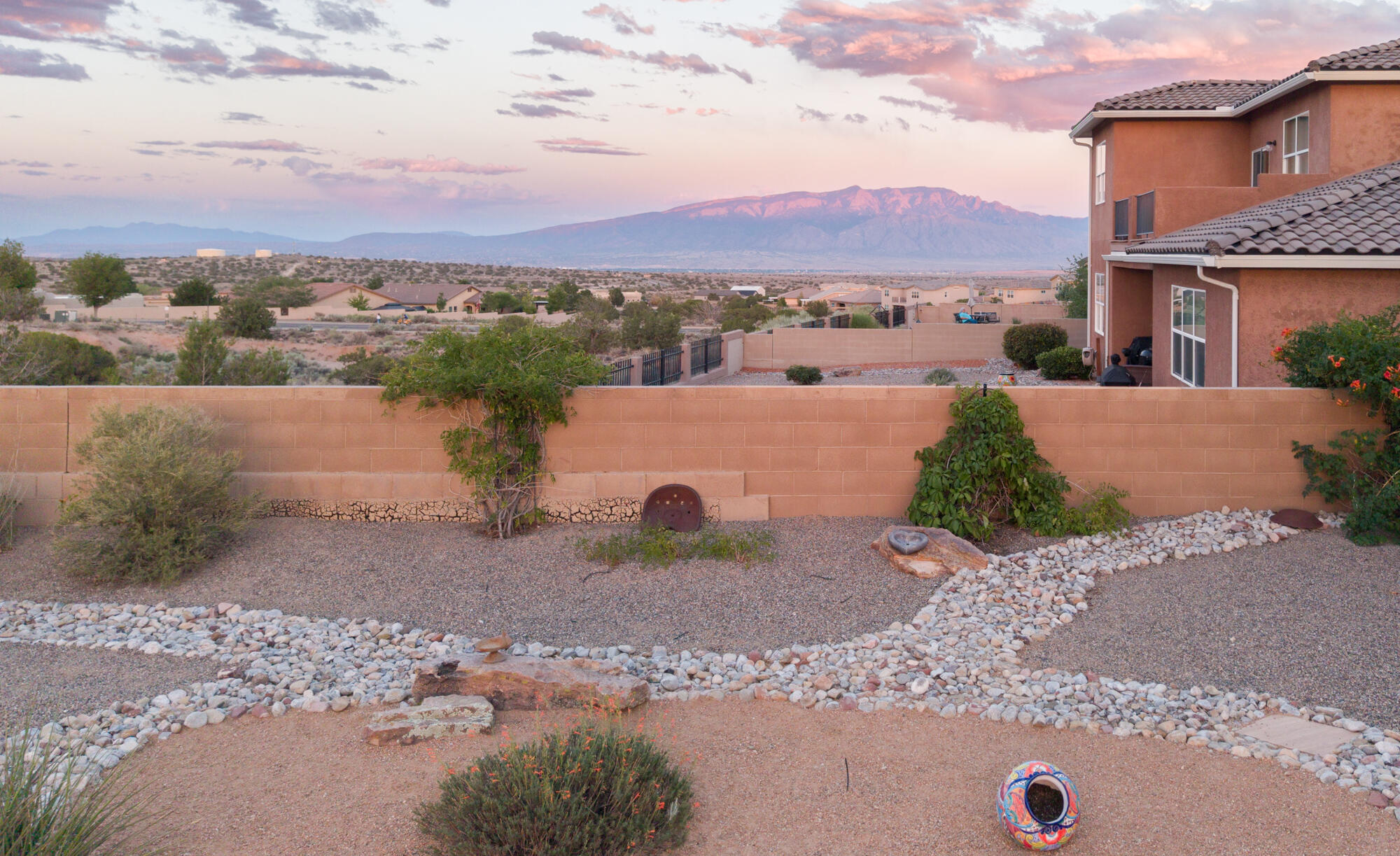 2401 Desert View Road NE