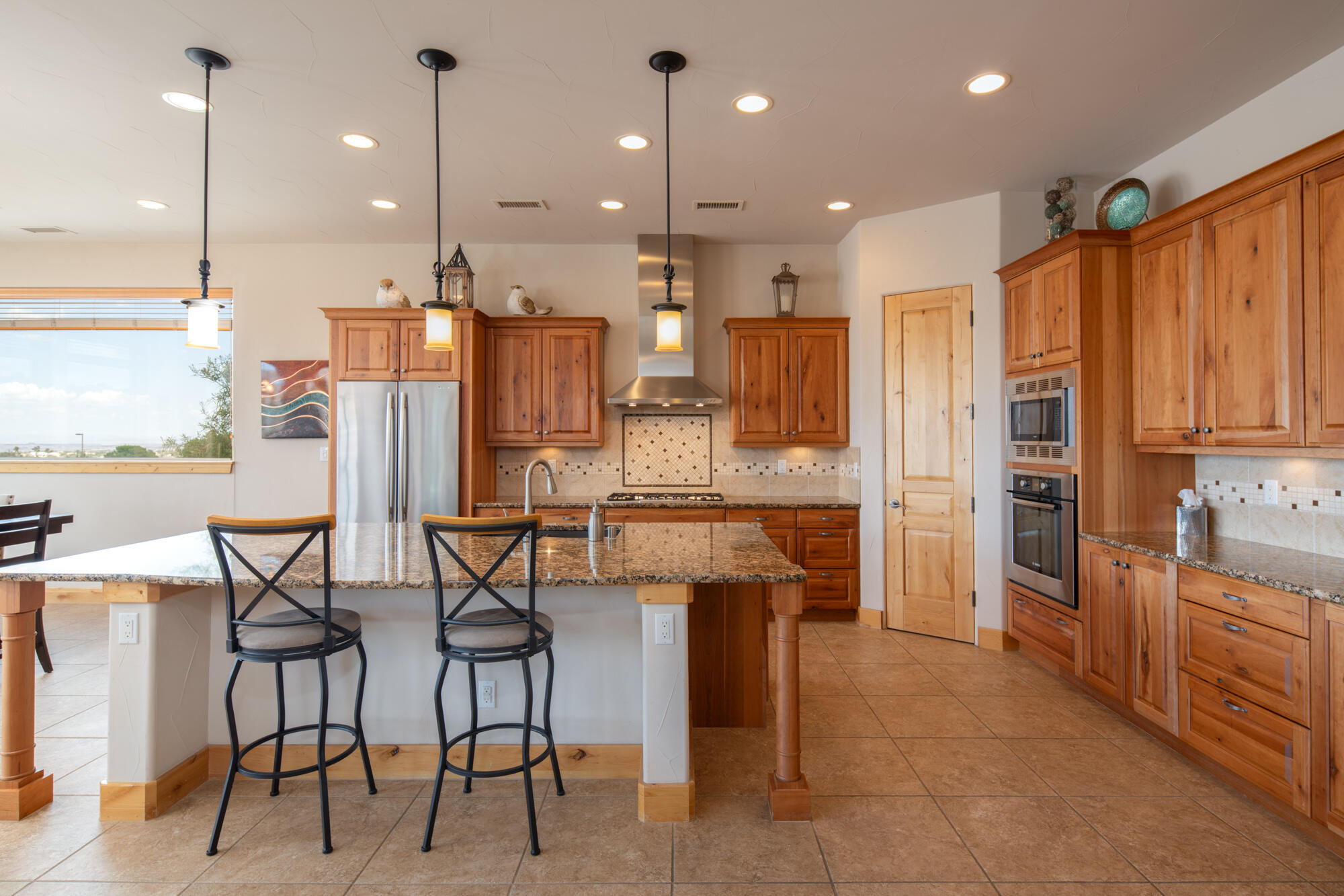 2401 Desert View Road NE