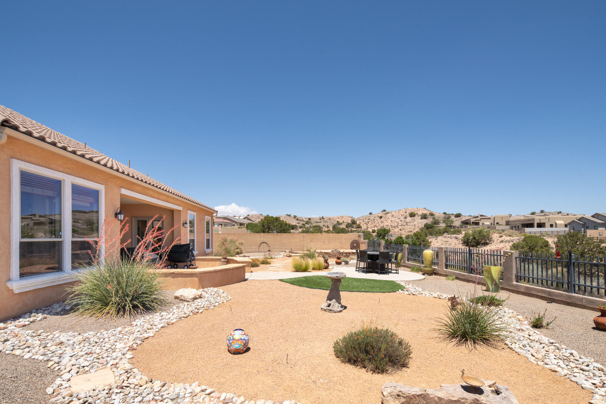 2401 Desert View Road NE