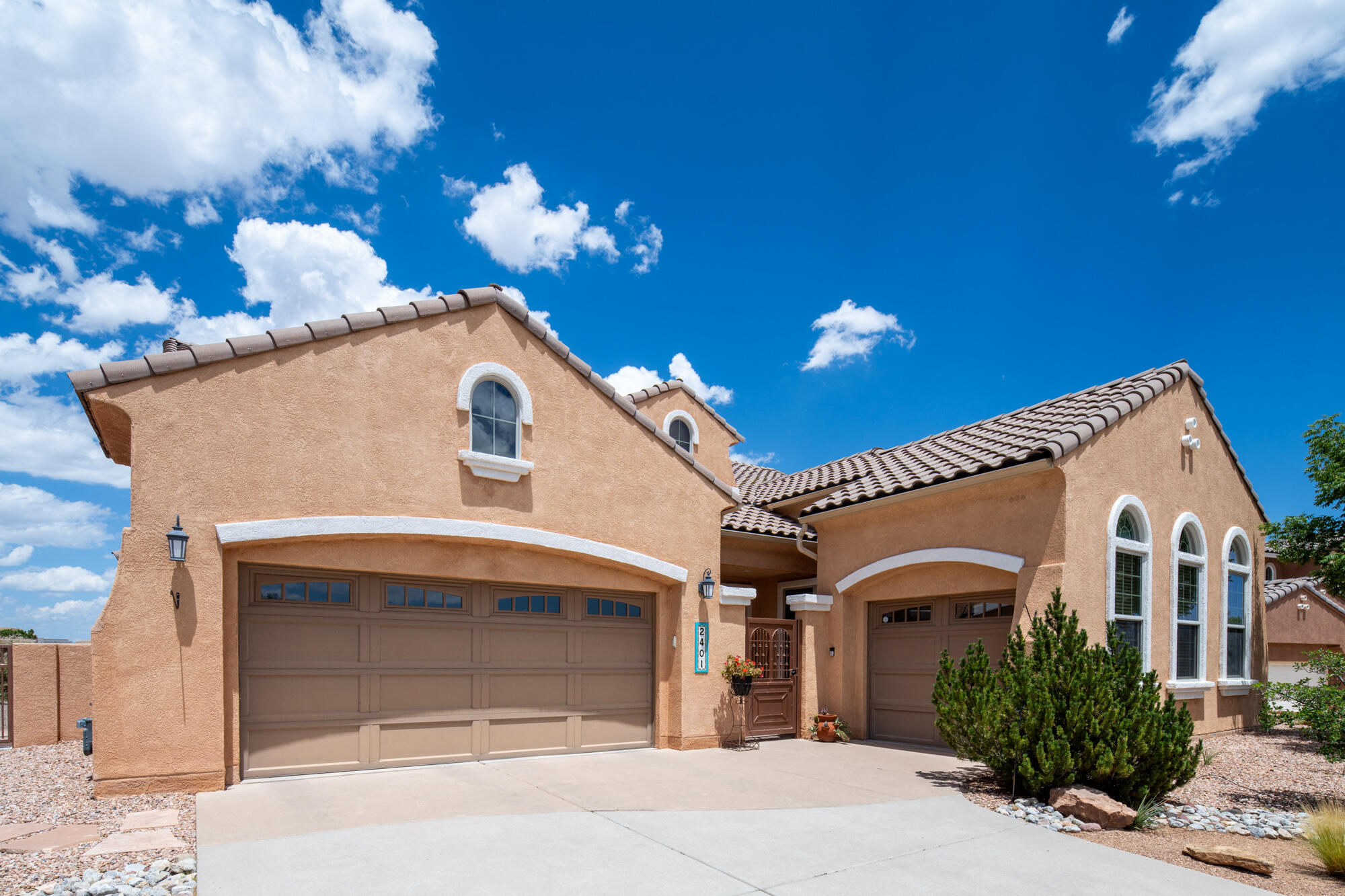 2401 Desert View Road NE