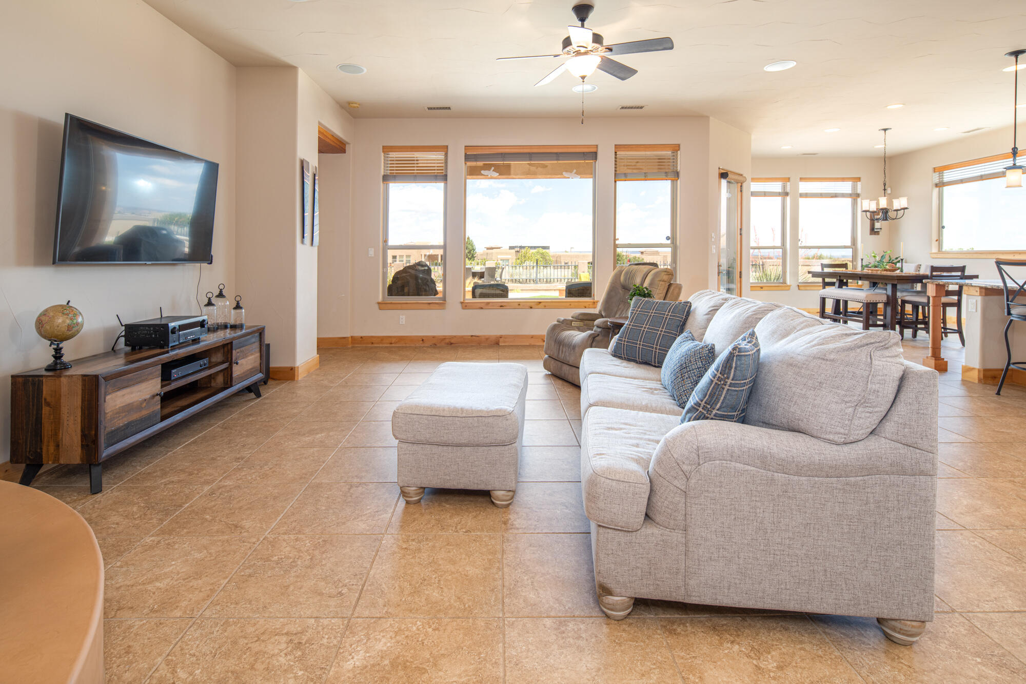 2401 Desert View Road NE