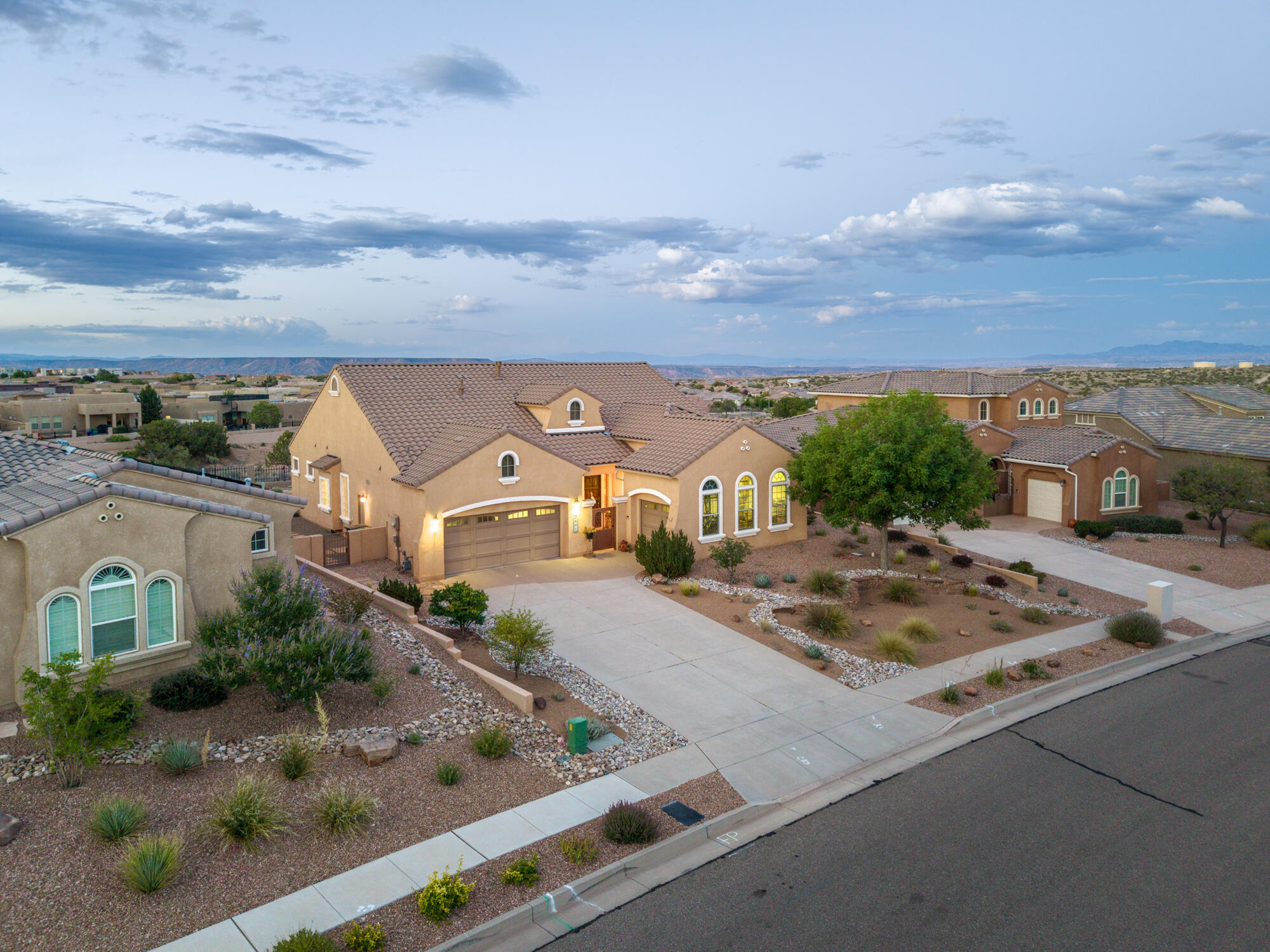 2401 Desert View Road NE