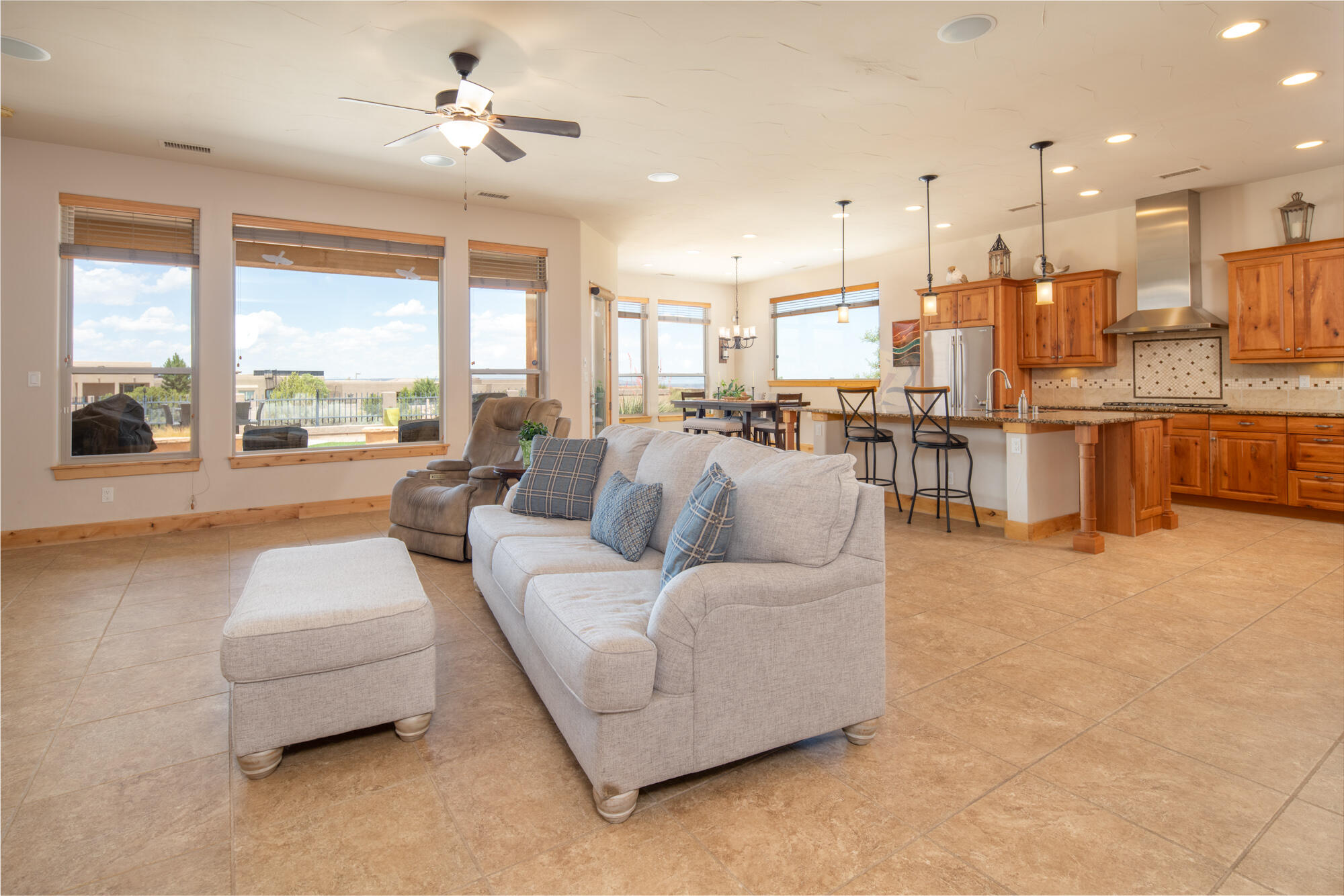 2401 Desert View Road NE