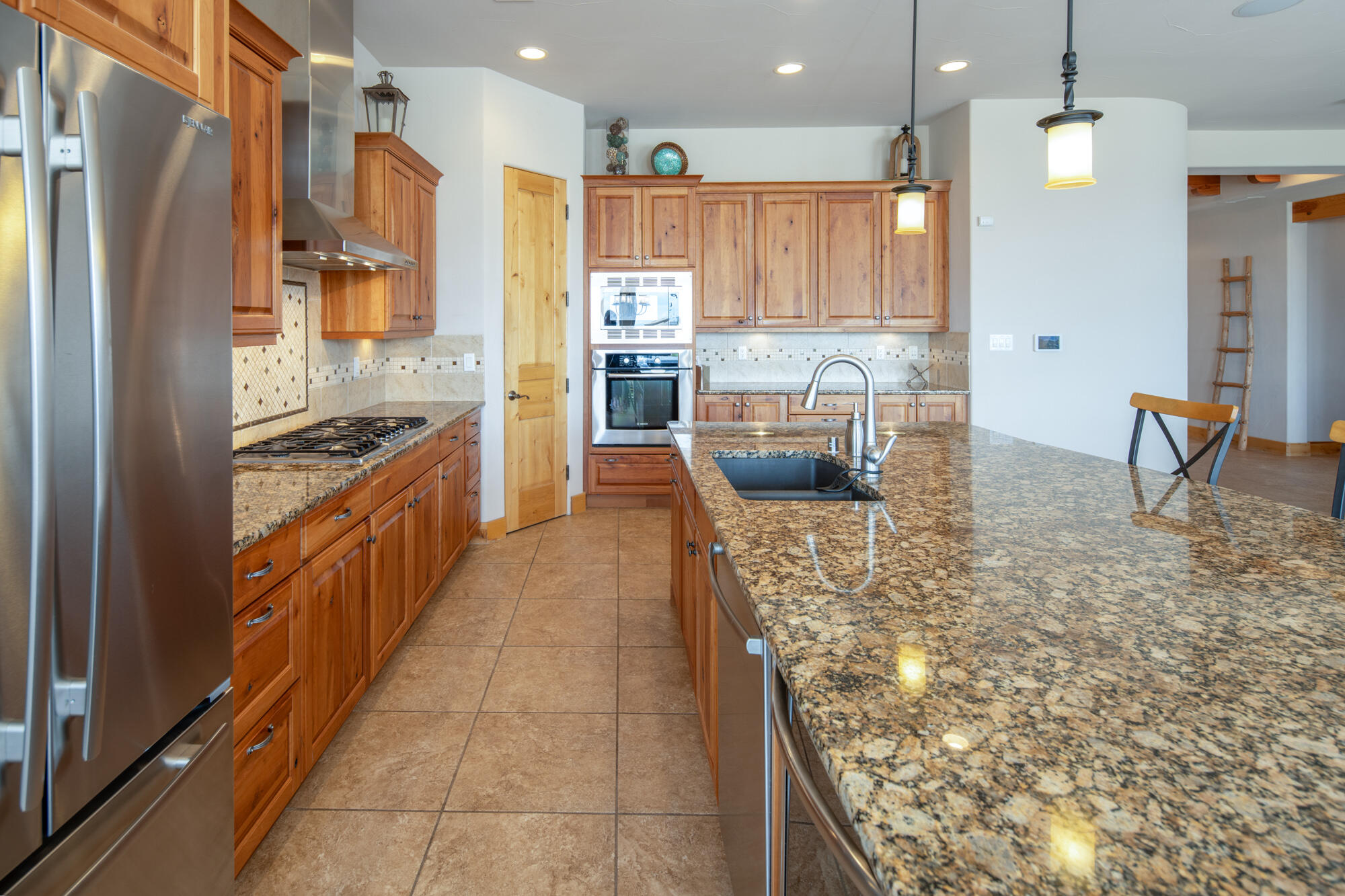 2401 Desert View Road NE