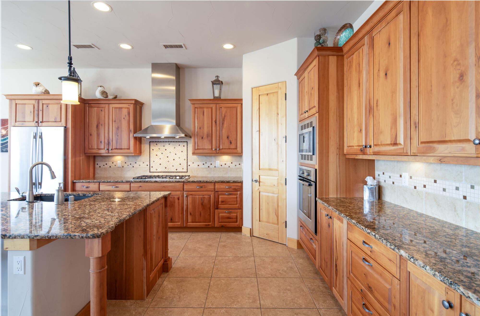 2401 Desert View Road NE