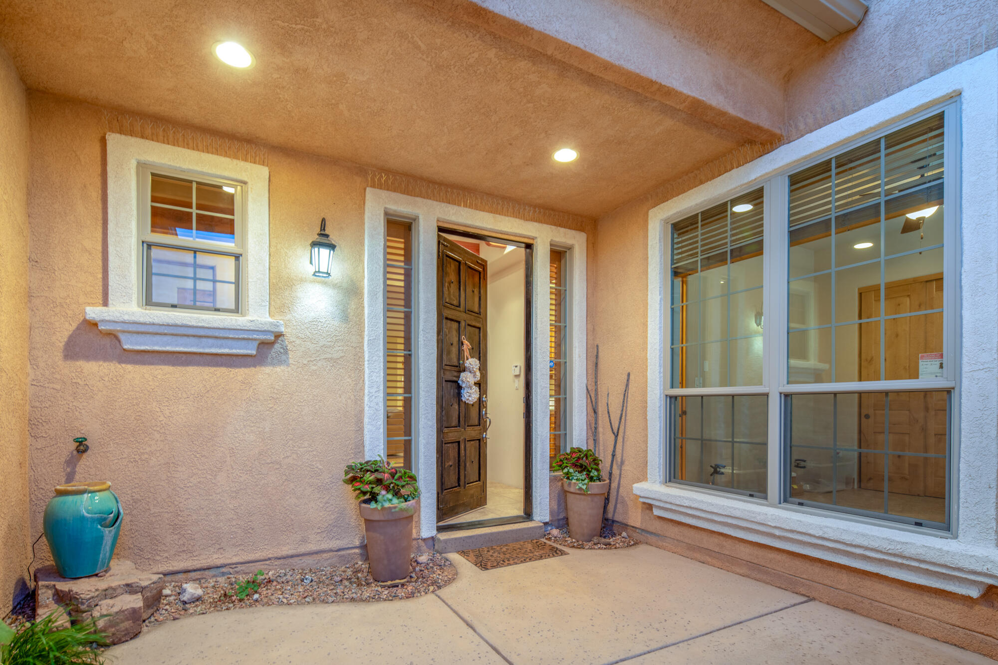2401 Desert View Road NE