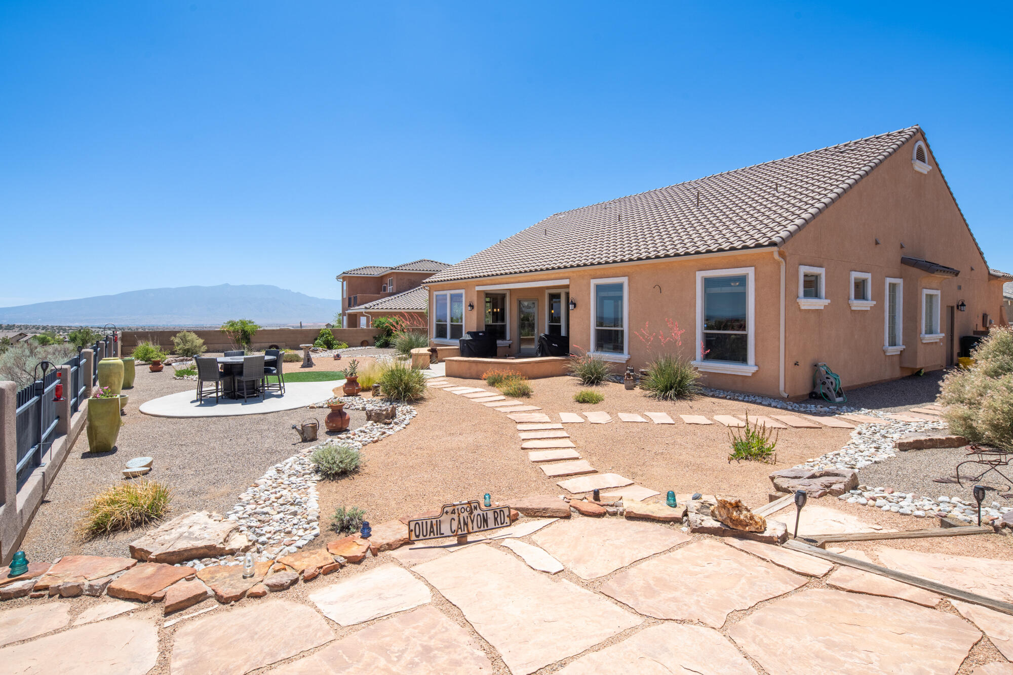 2401 Desert View Road NE