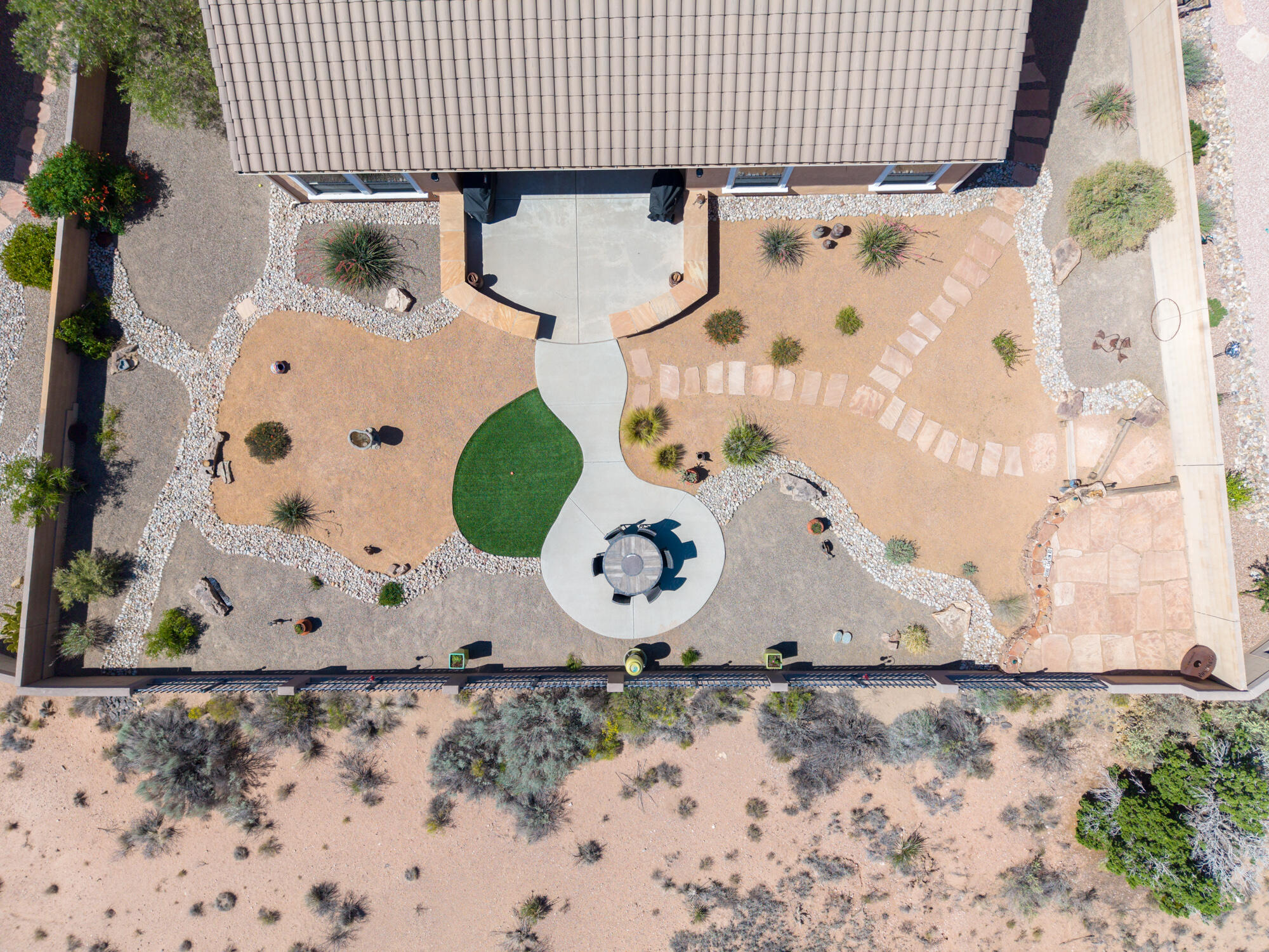 2401 Desert View Road NE