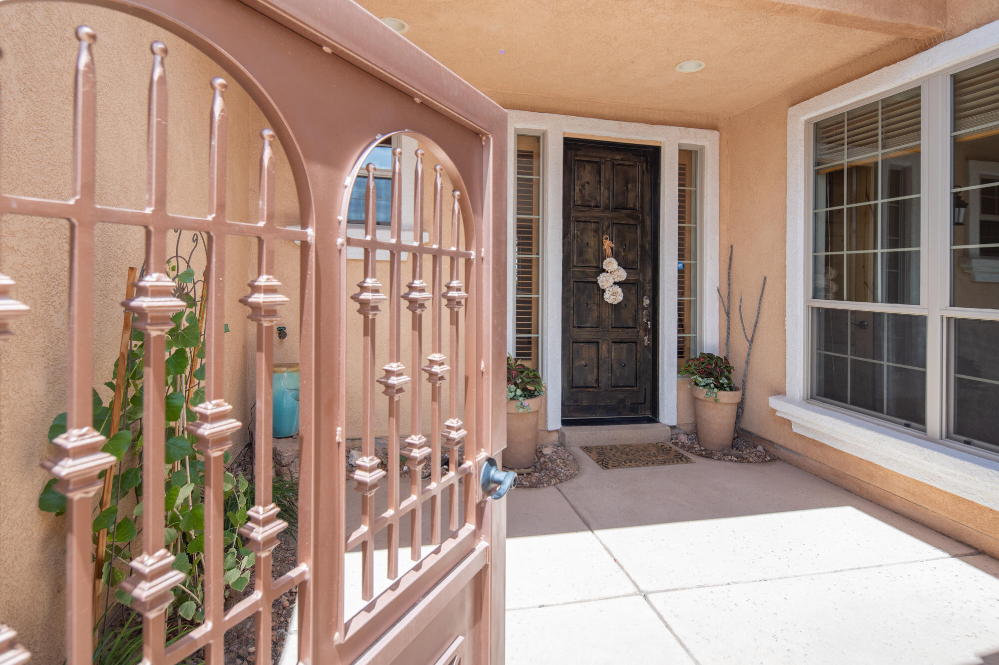 2401 Desert View Road NE
